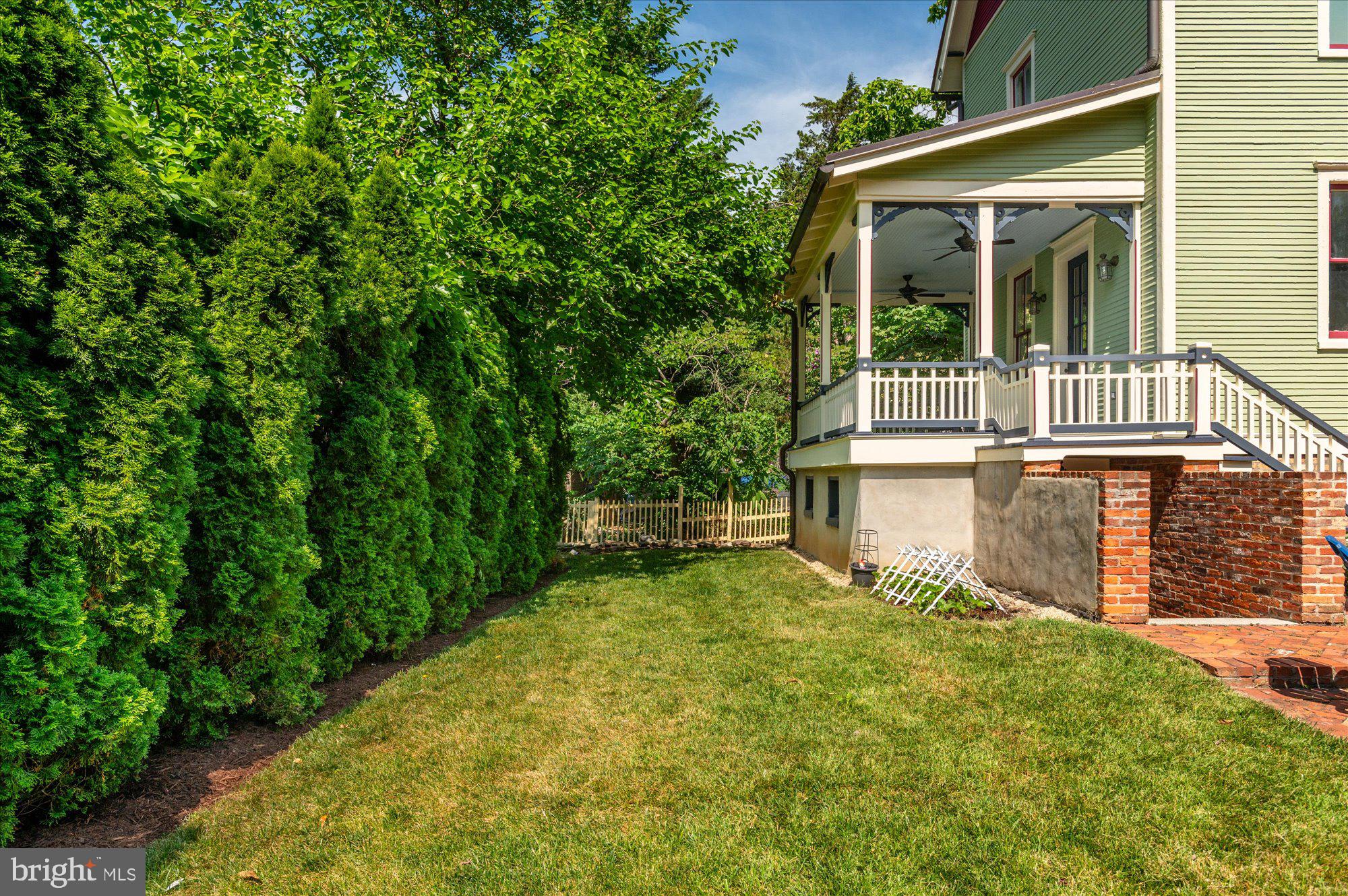 RIVERDALE PARK - Residential