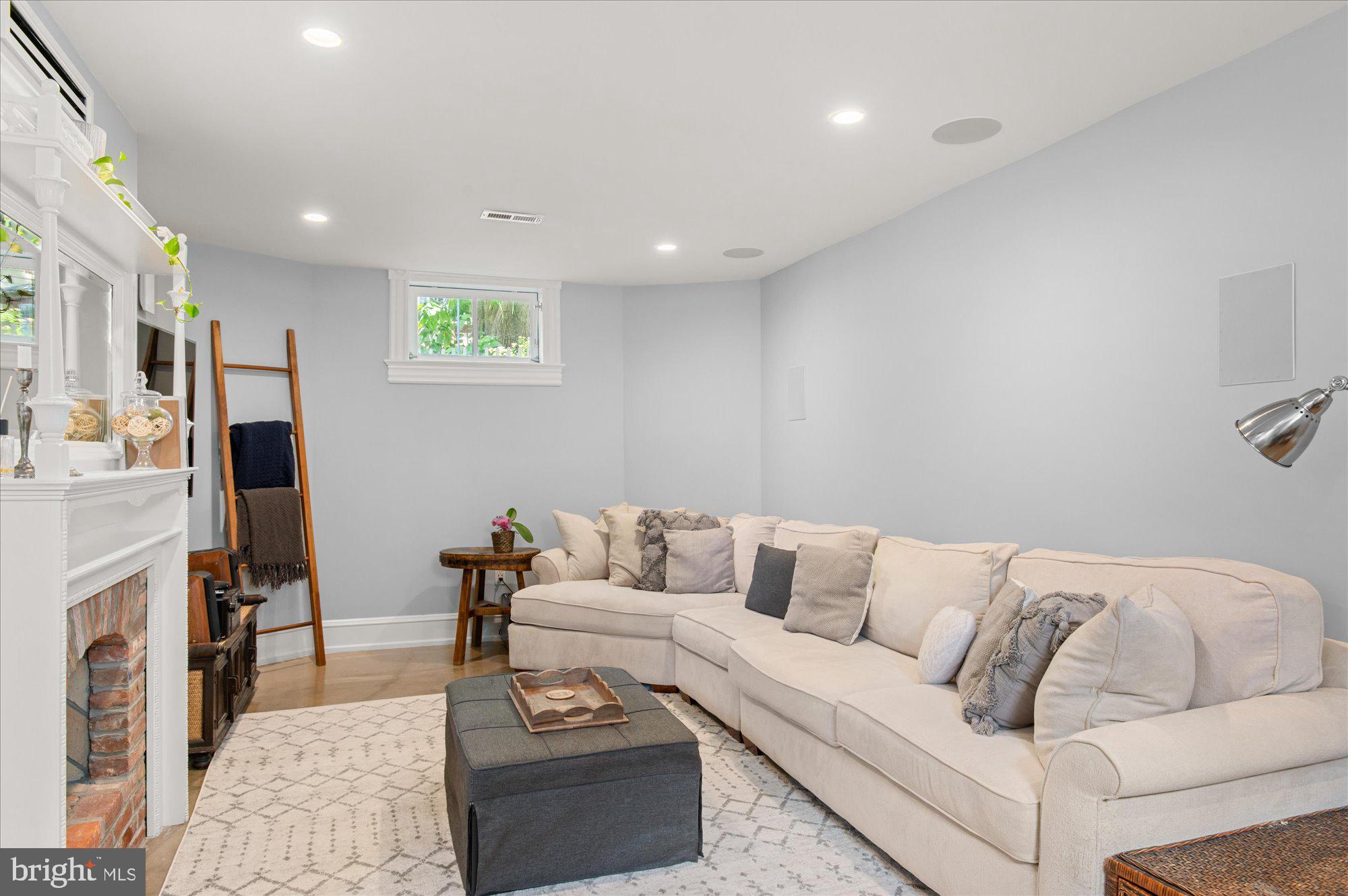 RIVERDALE PARK - Residential