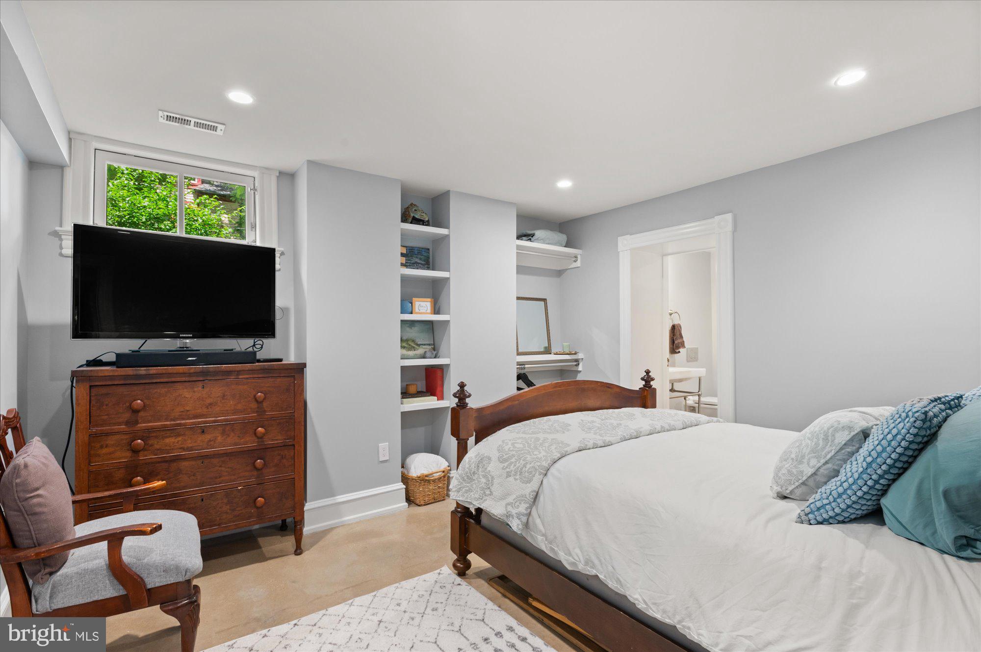 RIVERDALE PARK - Residential
