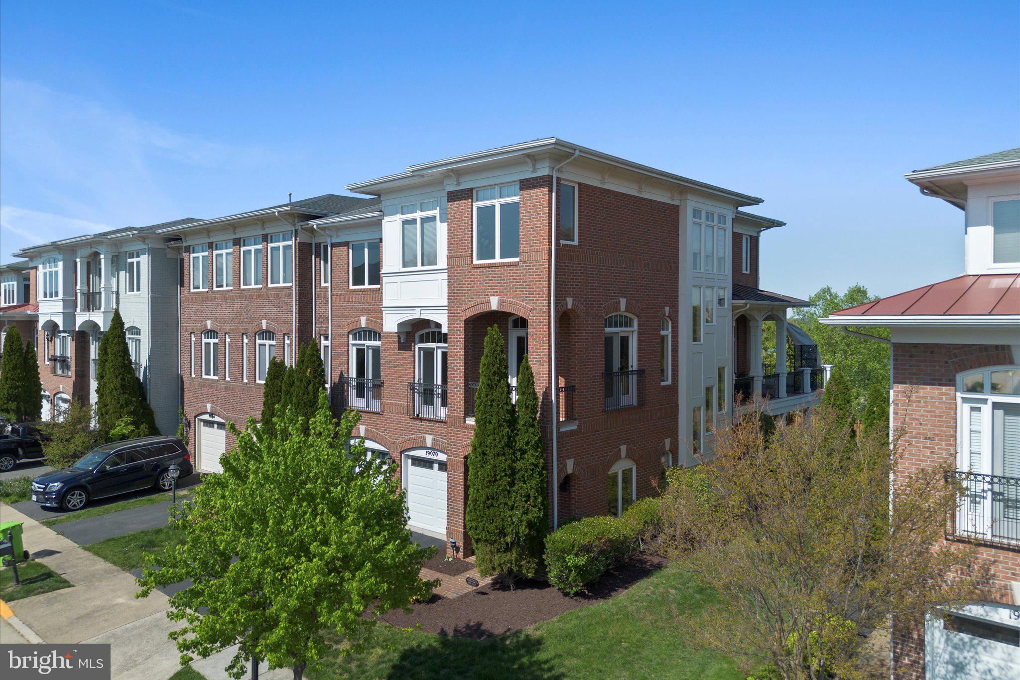 LANSDOWNE ON THE POTOMAC - Residential
