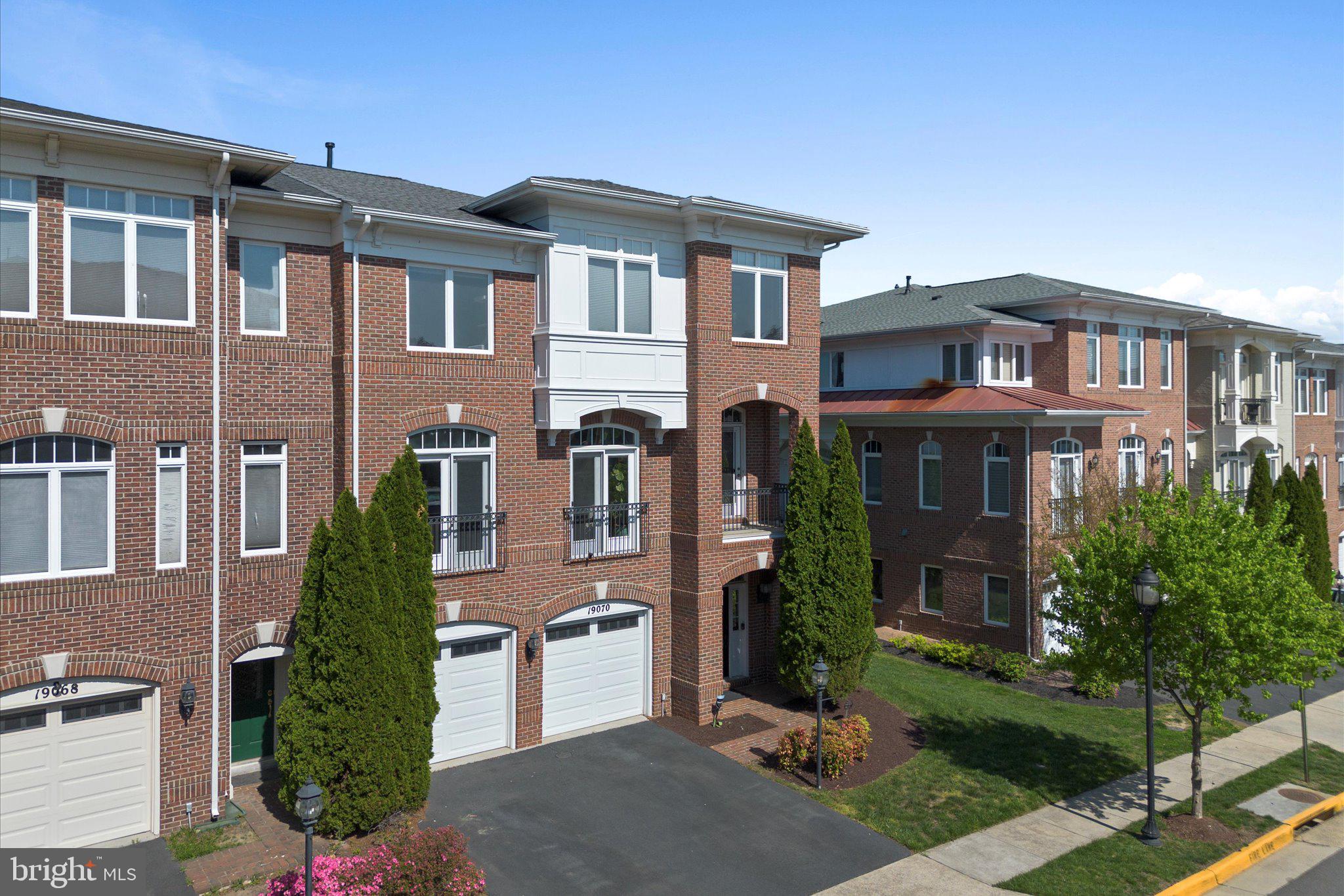 LANSDOWNE ON THE POTOMAC - Residential