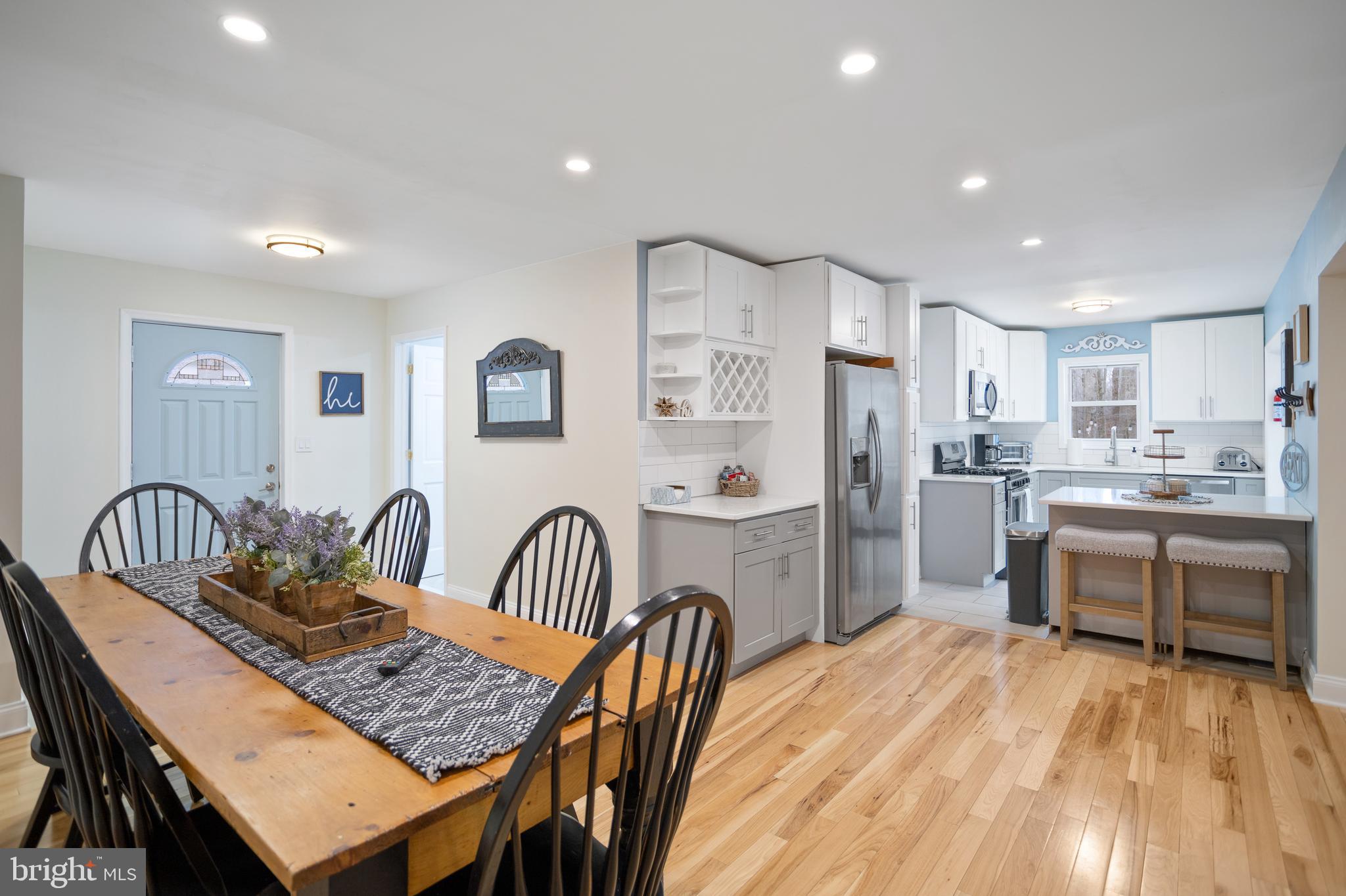 ARROWHEAD  LAKES - Residential