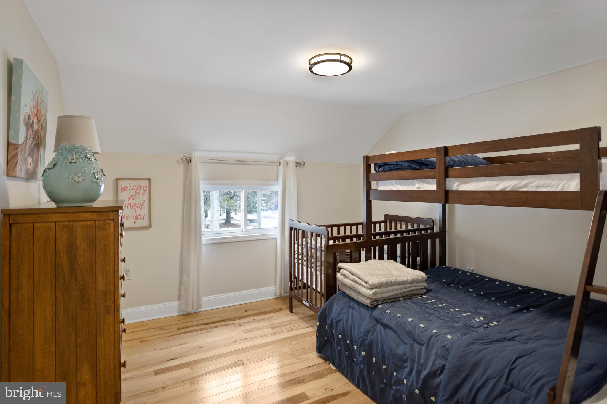ARROWHEAD  LAKES - Residential