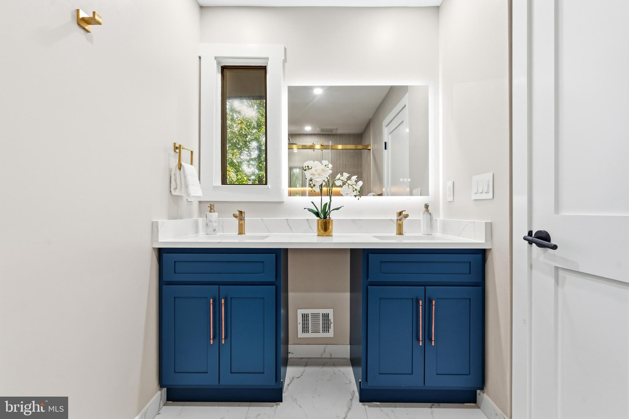 LEXINGTON ESTATES - Residential