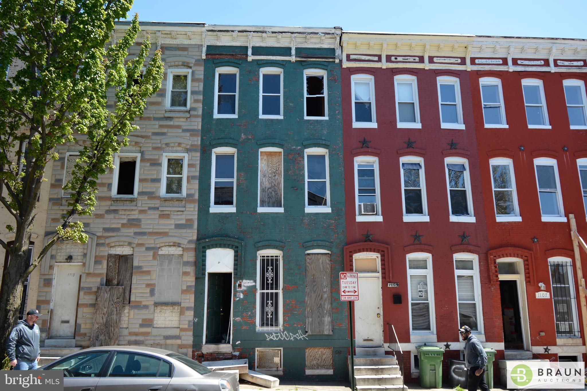 ONLINE AUCTIONS!!Pre auctions offers accepted ! Large rowhouse with tons of potential in Sandtown-Winchester YEAR BUILT: 1920 TOTAL SQFT: 812 above plus basement REAL ESTATE TAXES: $118 (2020-2021) Sold Free and Clear of All Liens.Register here: https://www.braunauctions.com/auction/#!/auctionDetails/764  , More info at: david@braunauctions.com