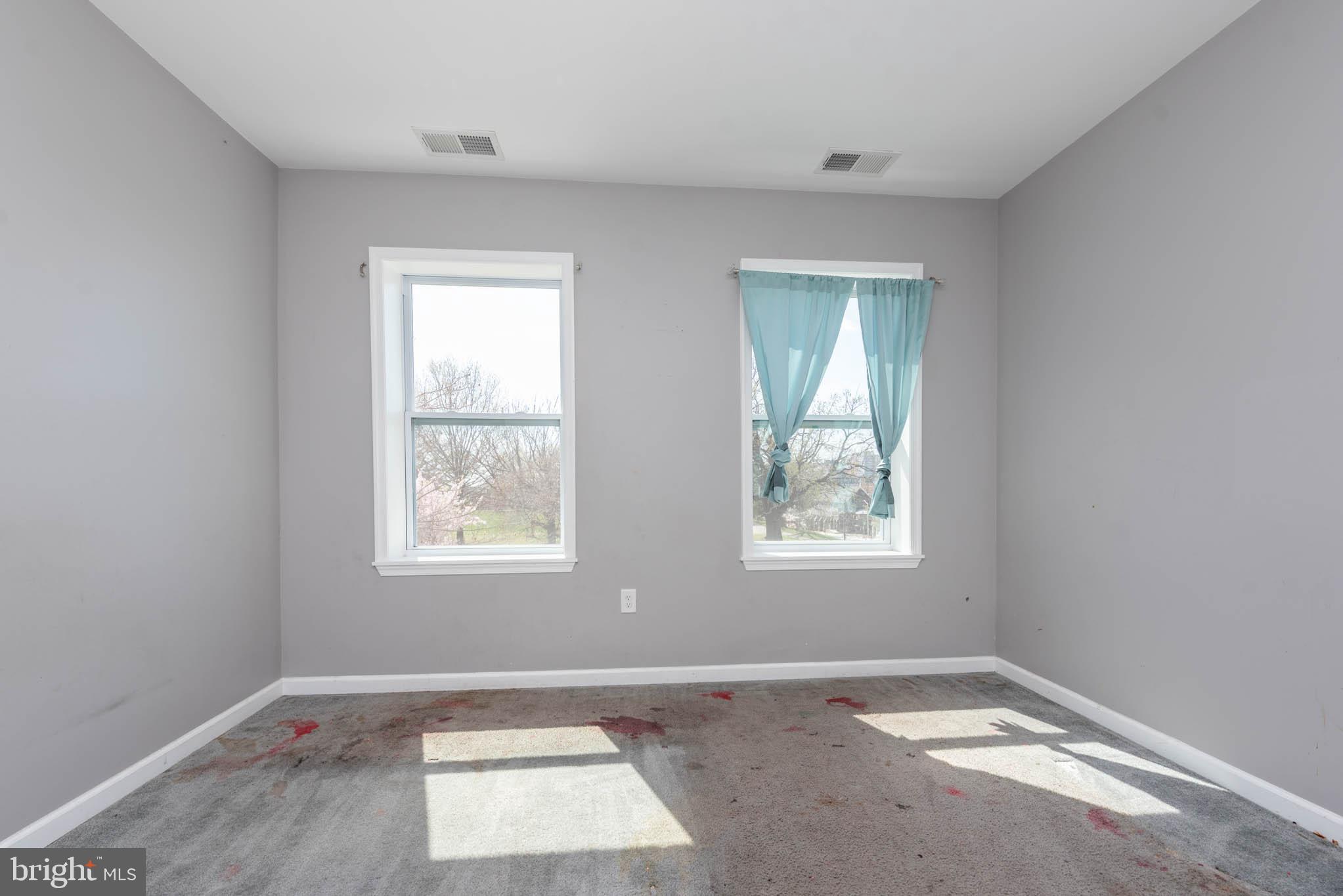 BROADWAY EAST - Residential