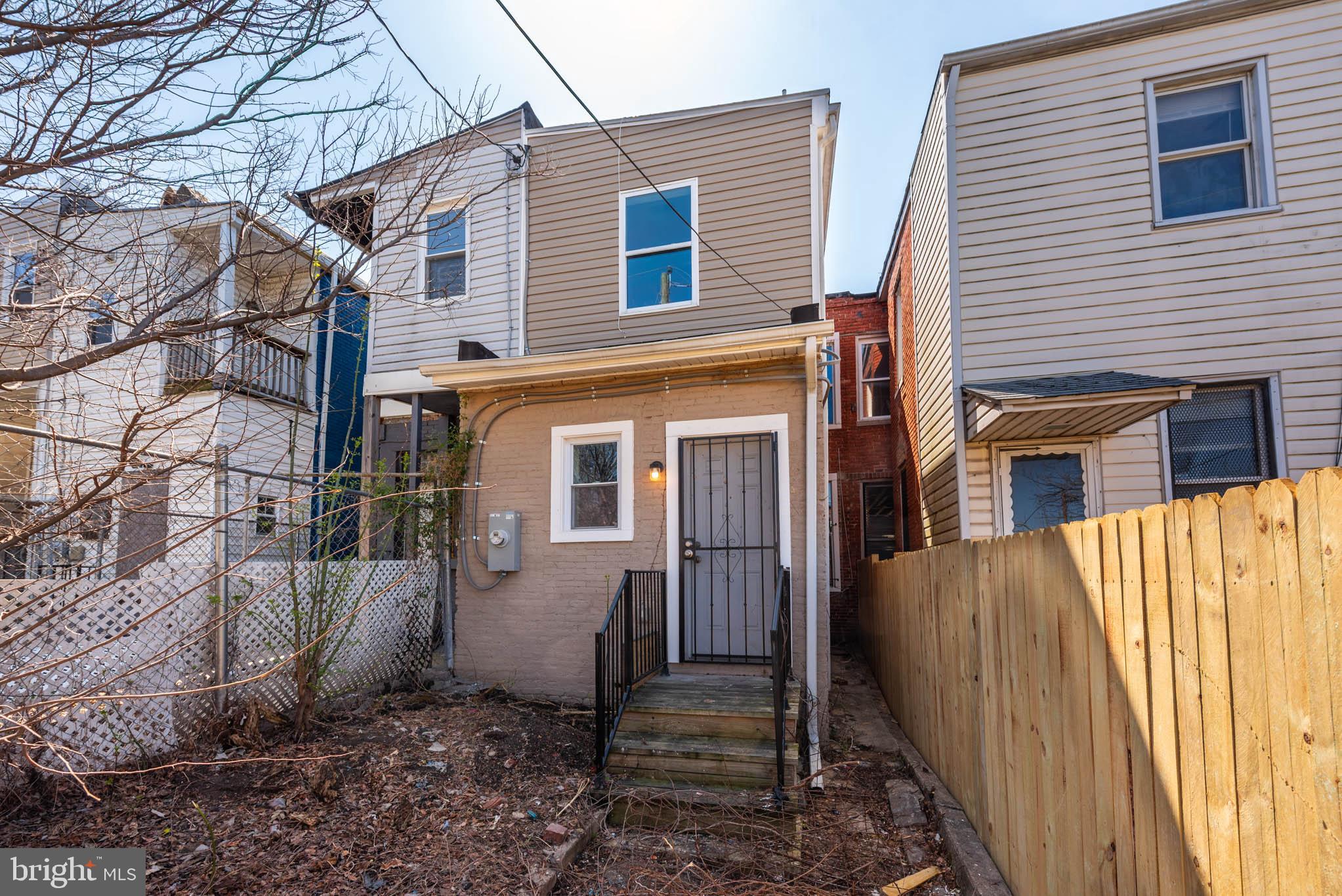 BROADWAY EAST - Residential