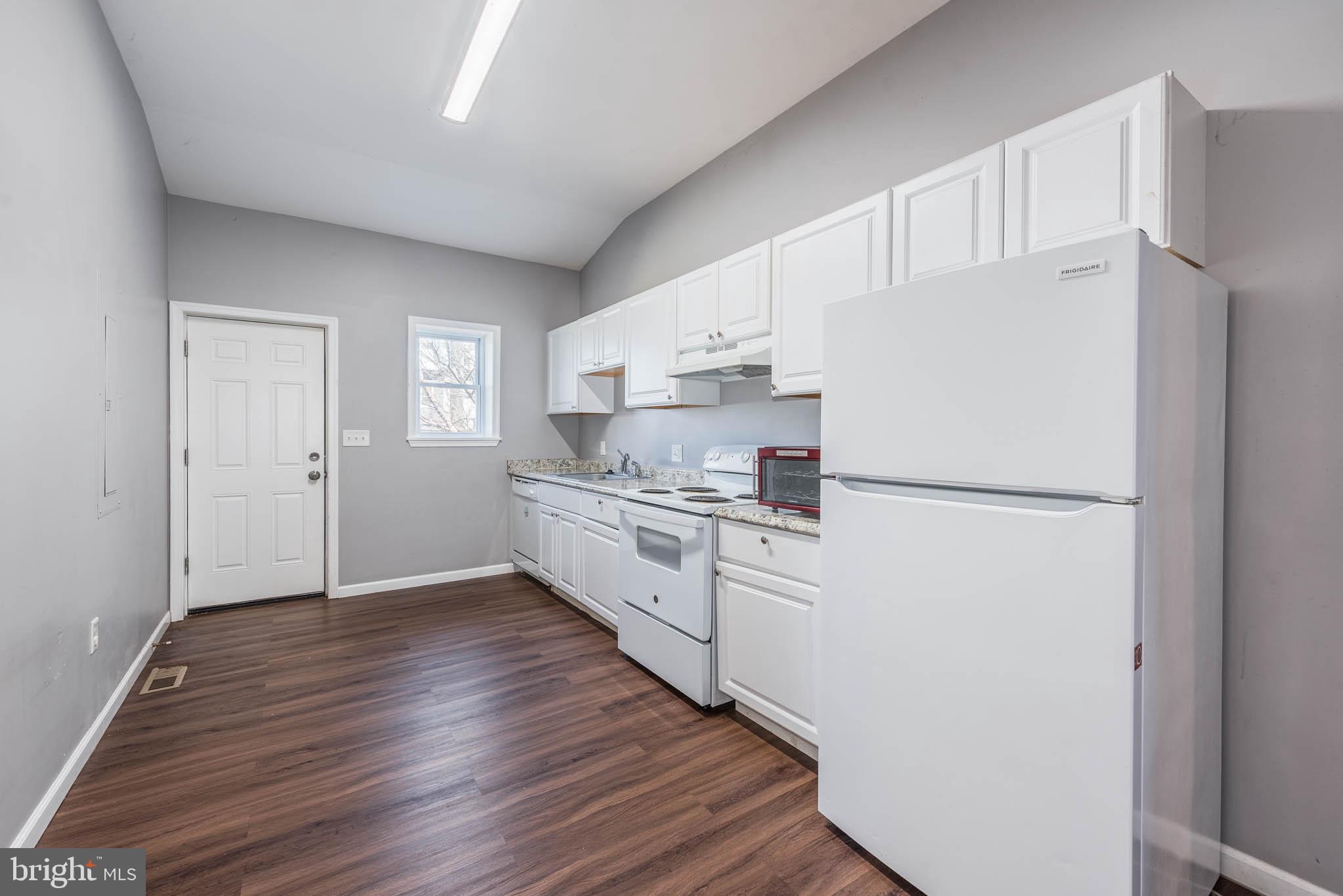 BROADWAY EAST - Residential