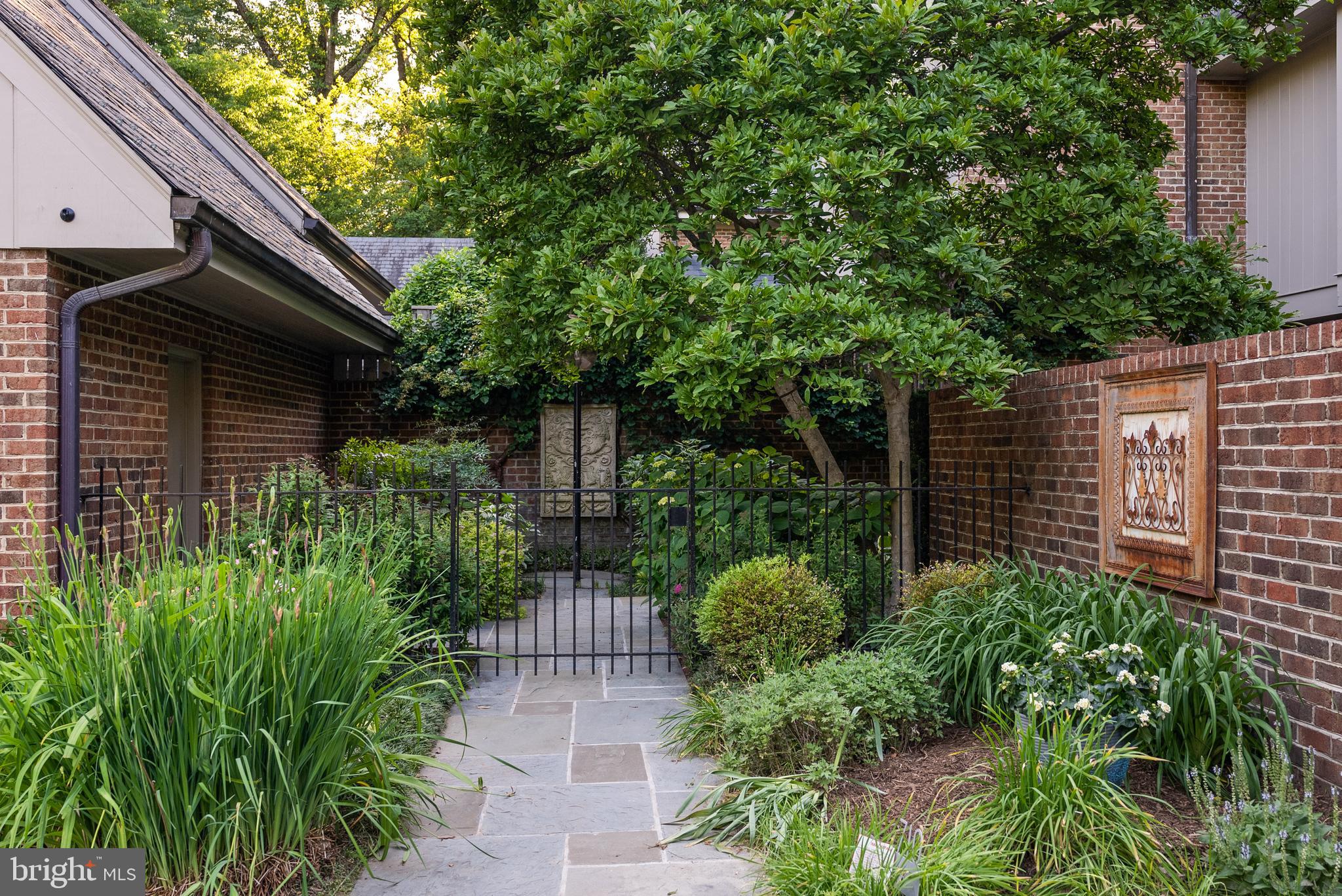 MERRYWOOD ON THE POTOMAC - Residential
