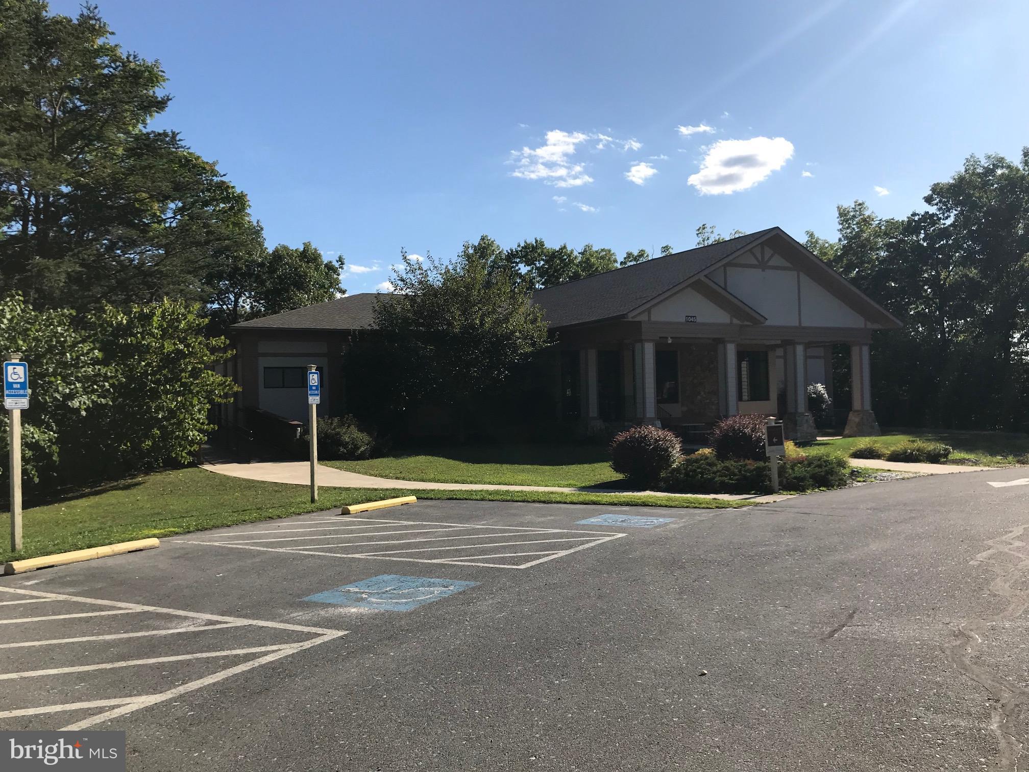 LAKE HOLIDAY ESTATES - Land