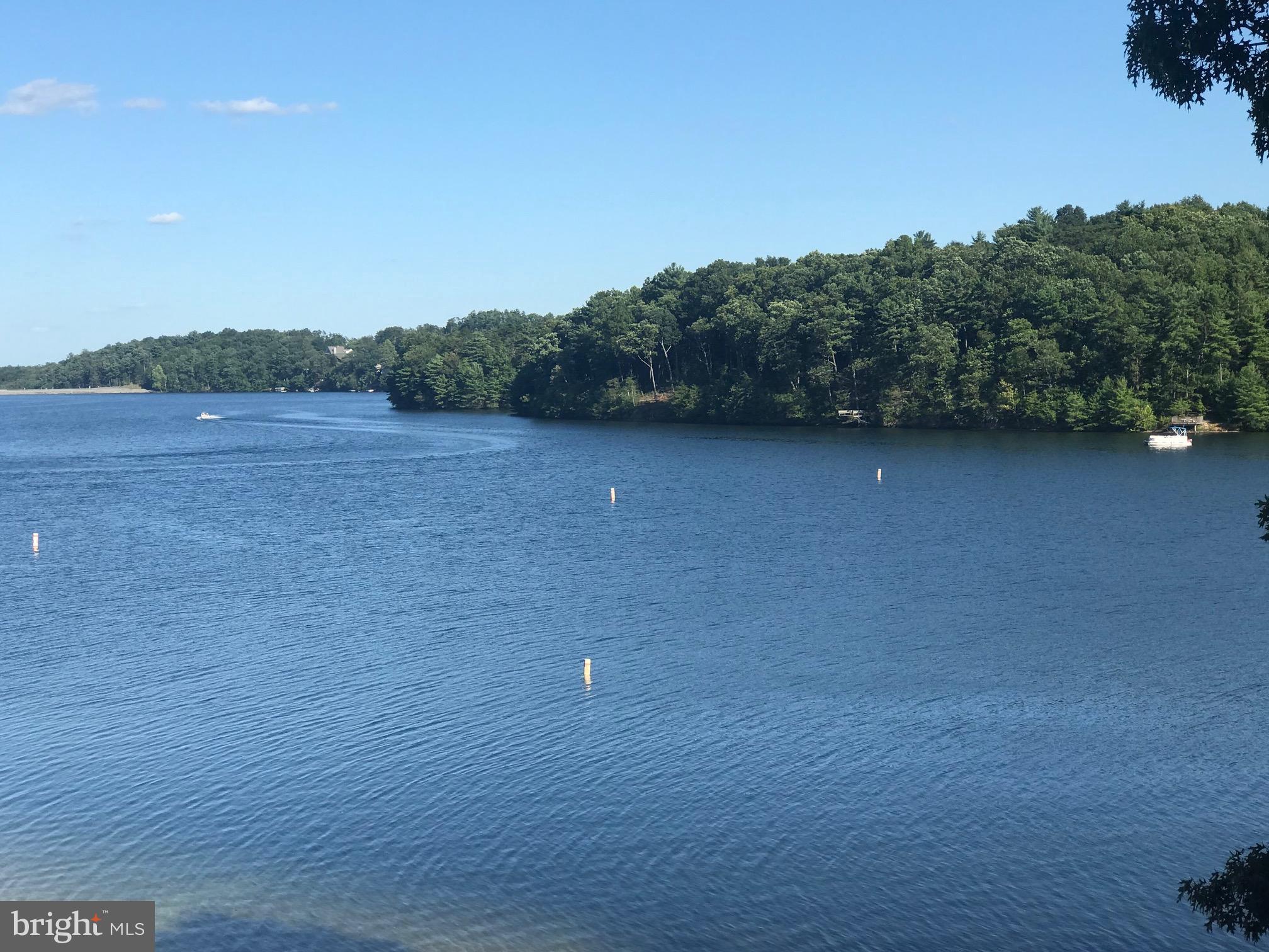 LAKE HOLIDAY ESTATES - Land
