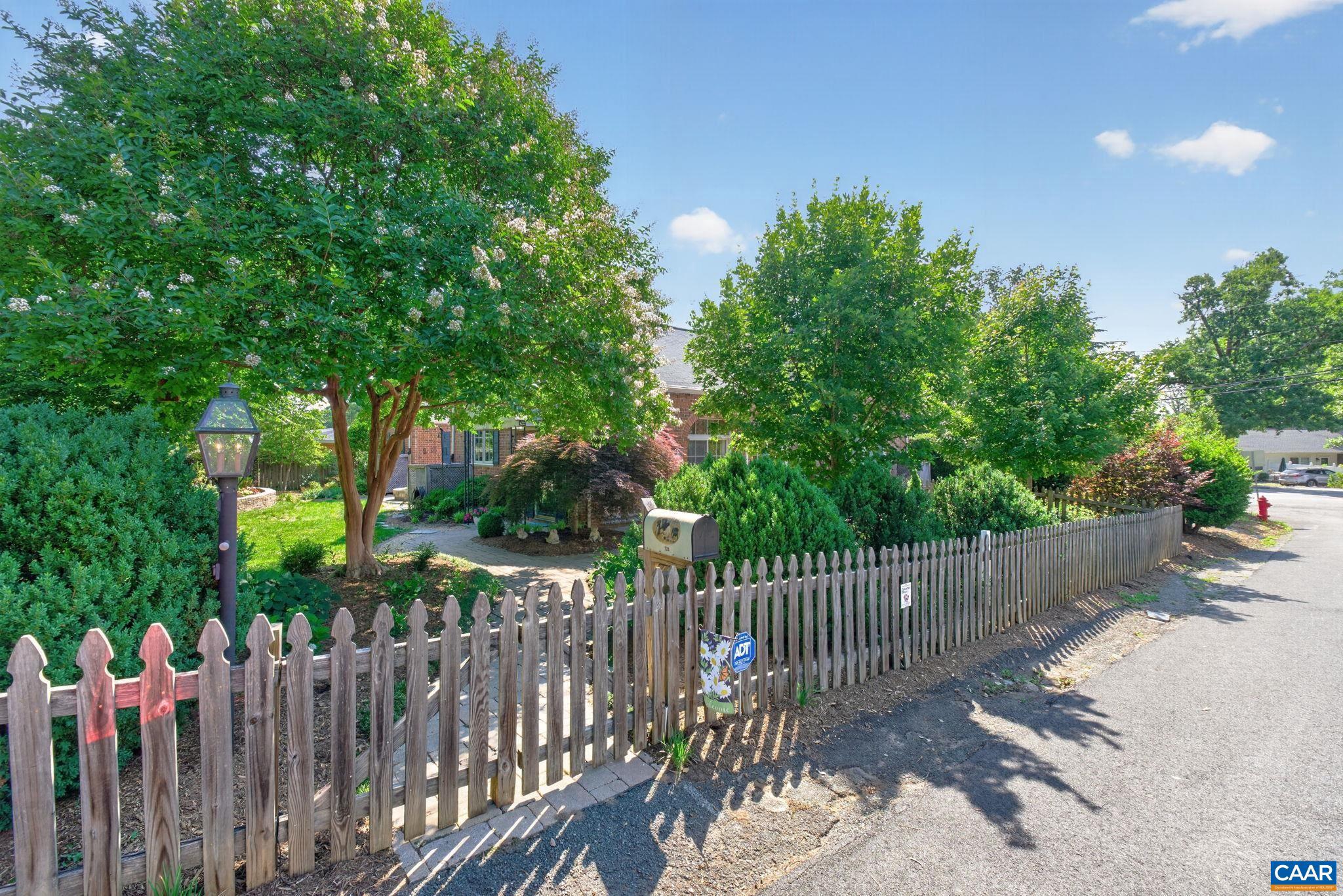 MERRYDEN - Residential