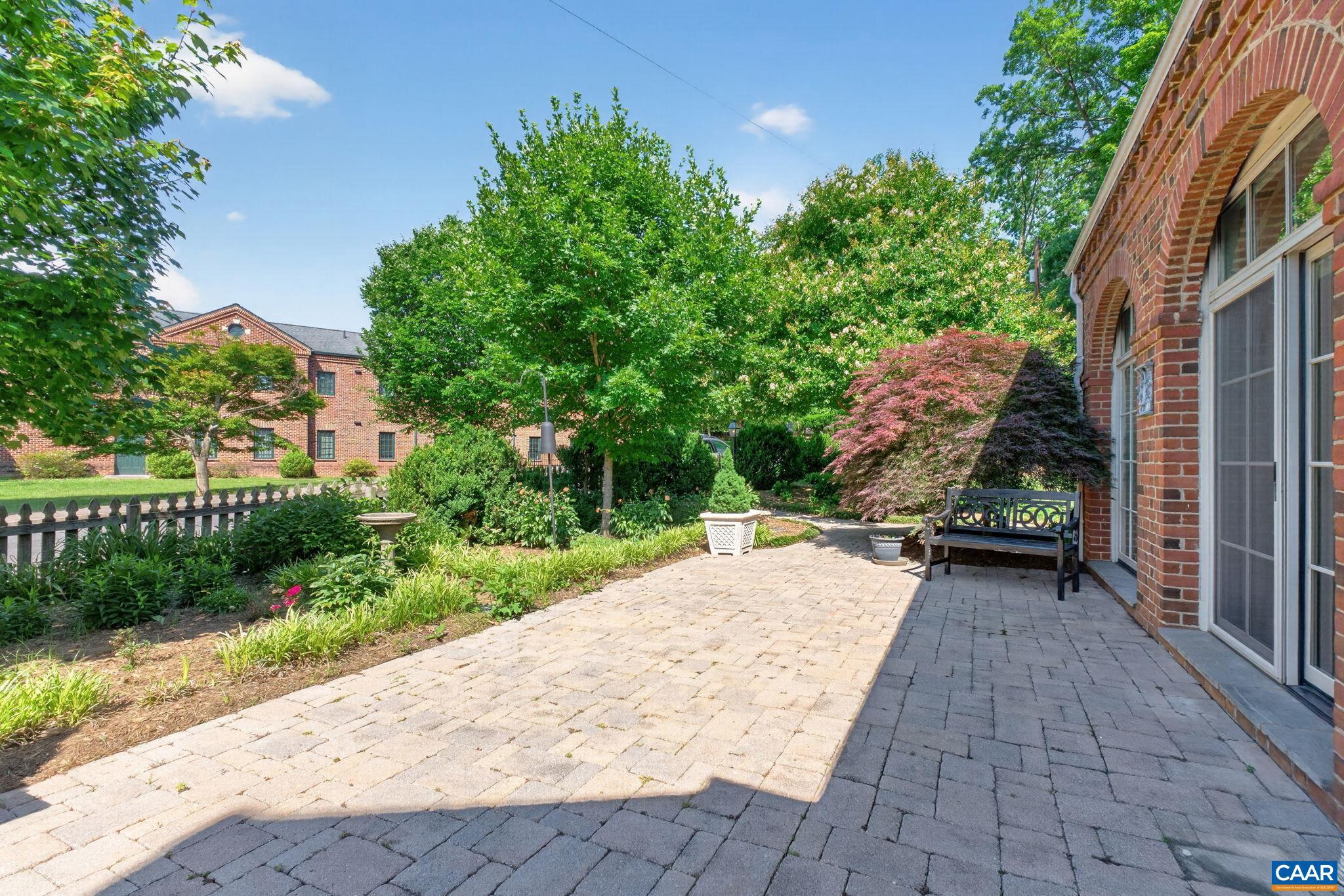 MERRYDEN - Residential