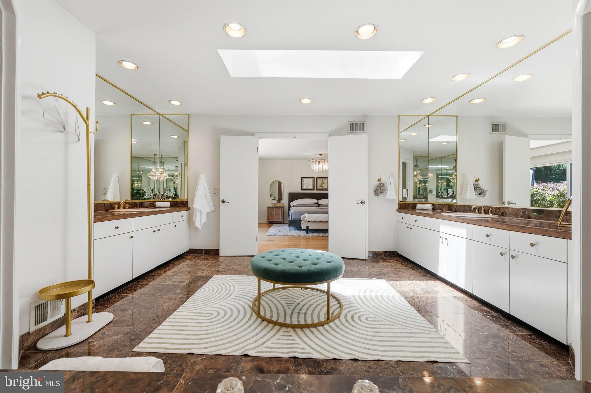 LAKE POTOMAC - Residential