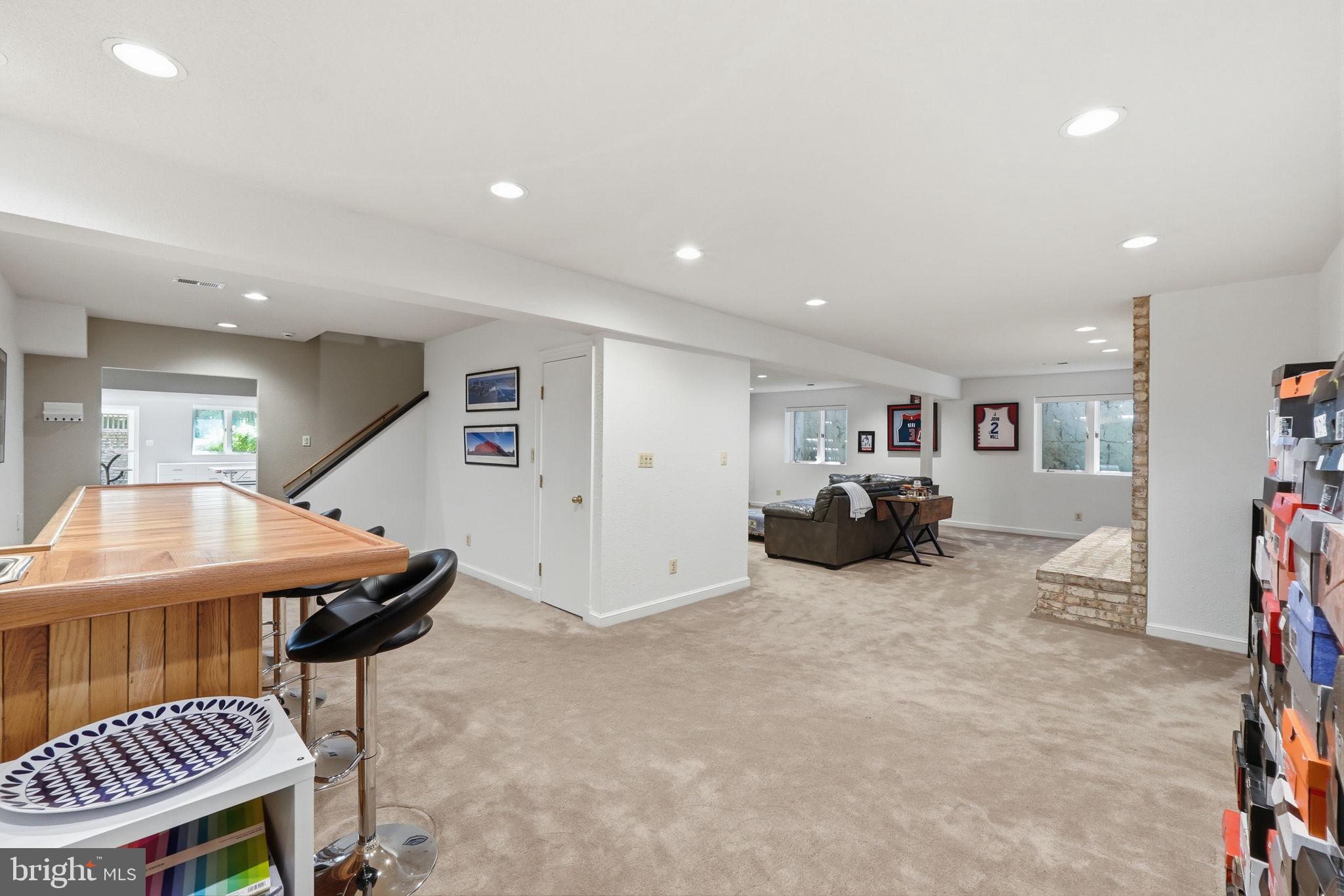 LAKE POTOMAC - Residential
