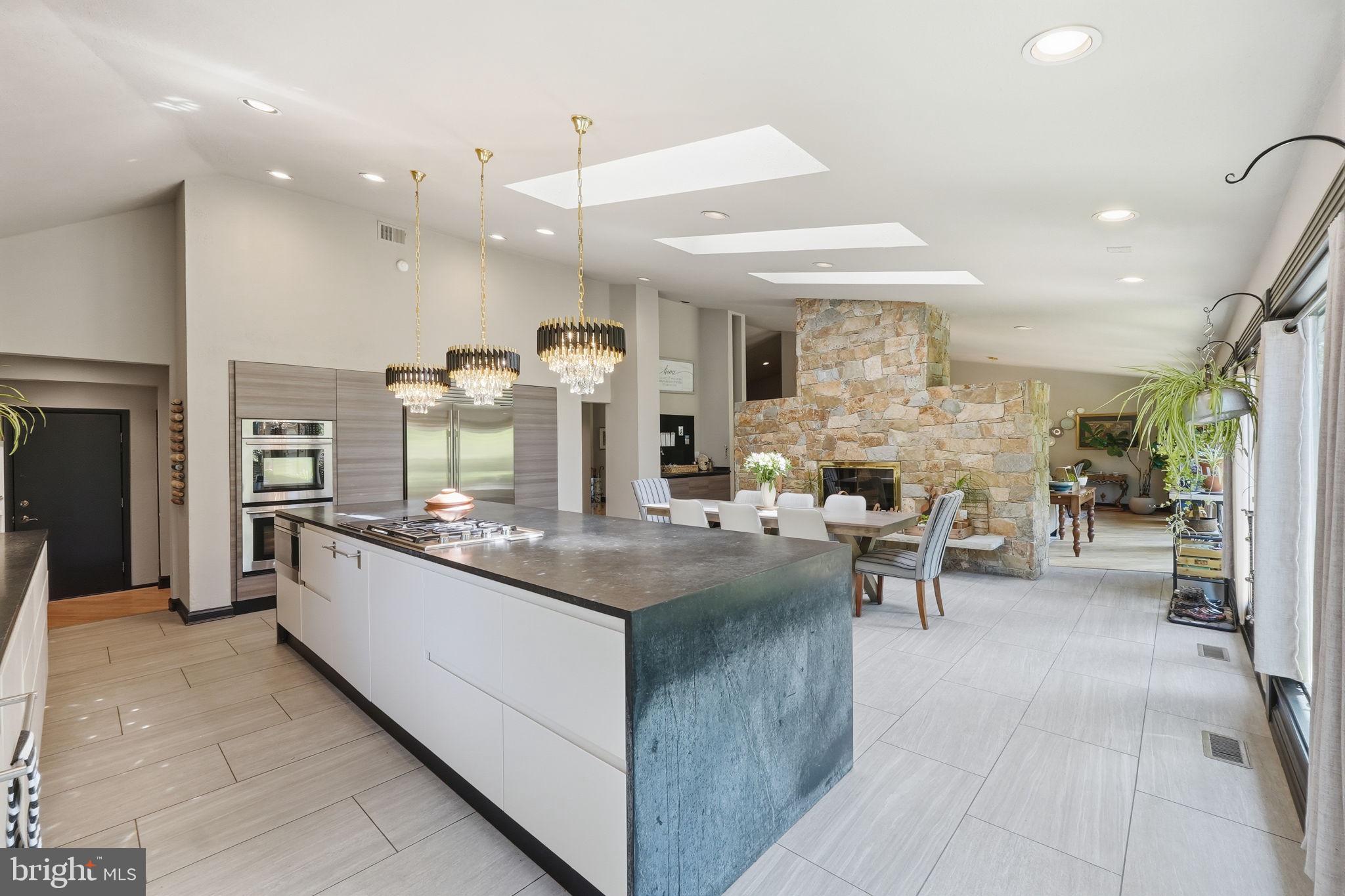 LAKE POTOMAC - Residential