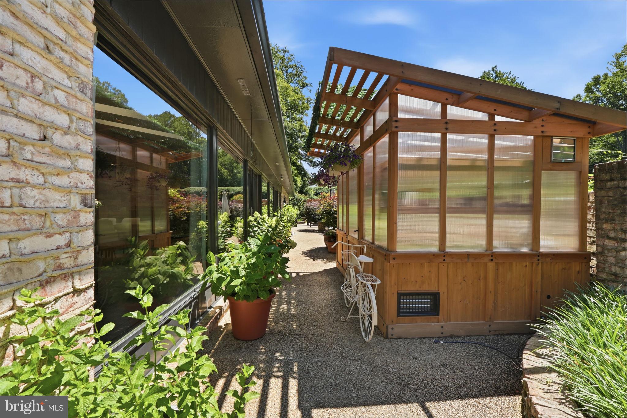 LAKE POTOMAC - Residential