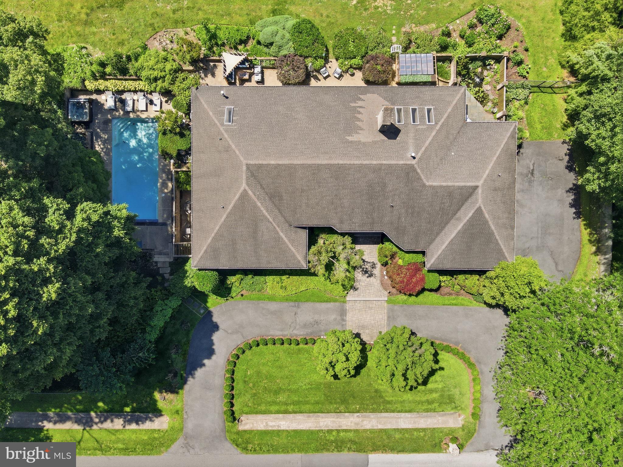 LAKE POTOMAC - Residential