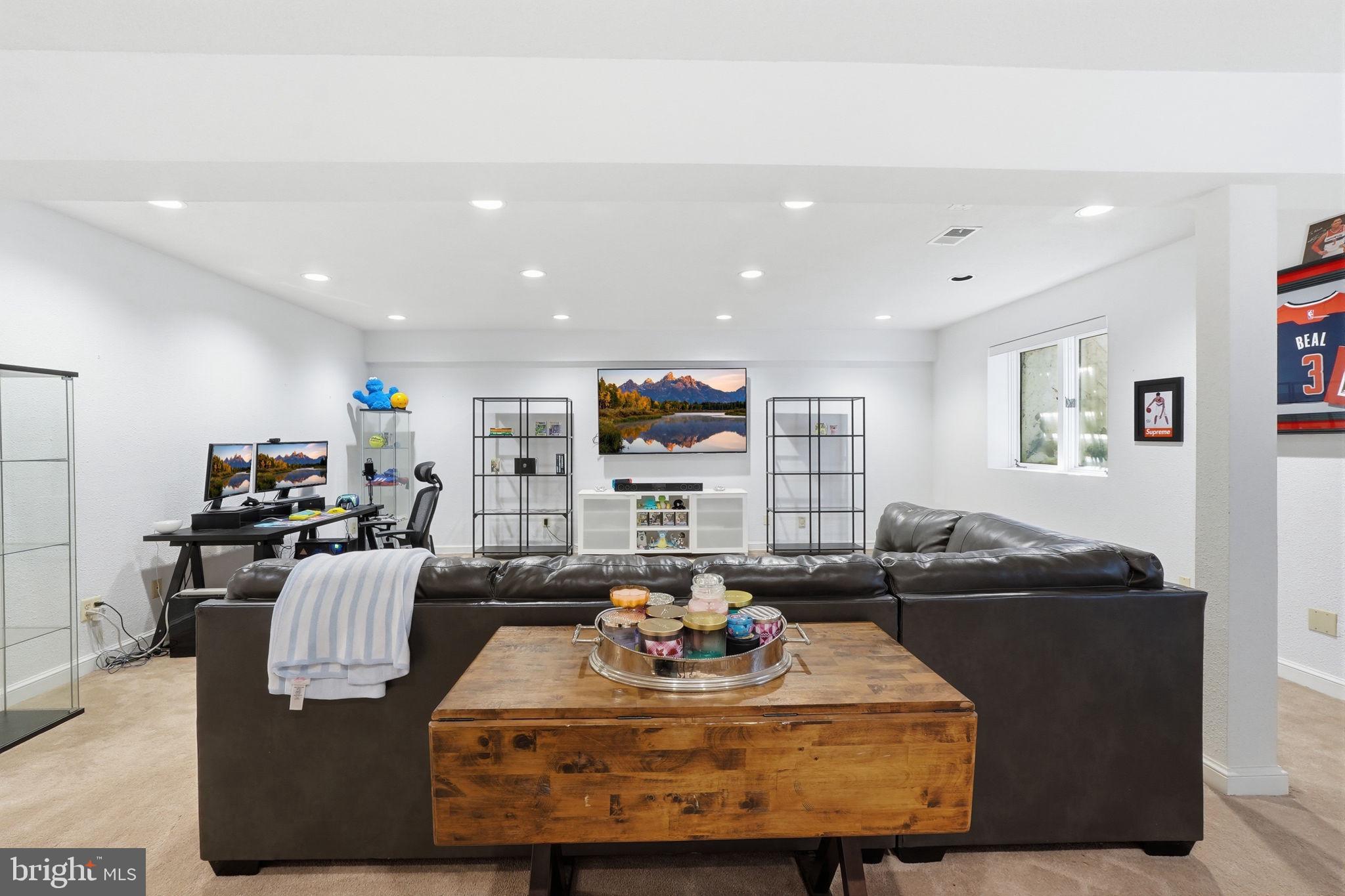 LAKE POTOMAC - Residential