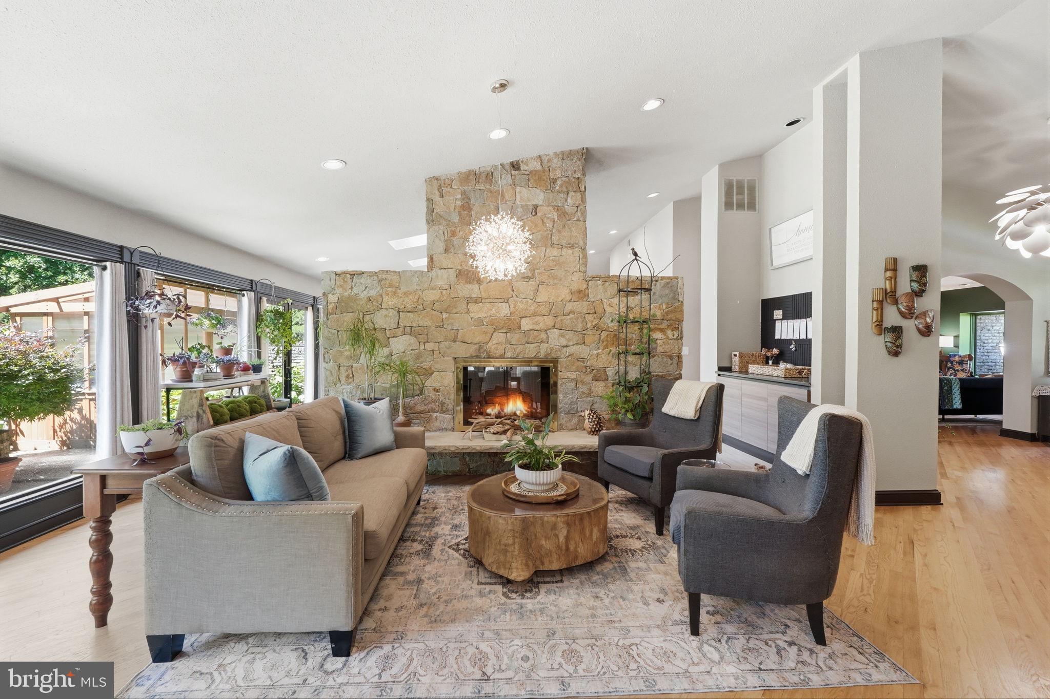 LAKE POTOMAC - Residential