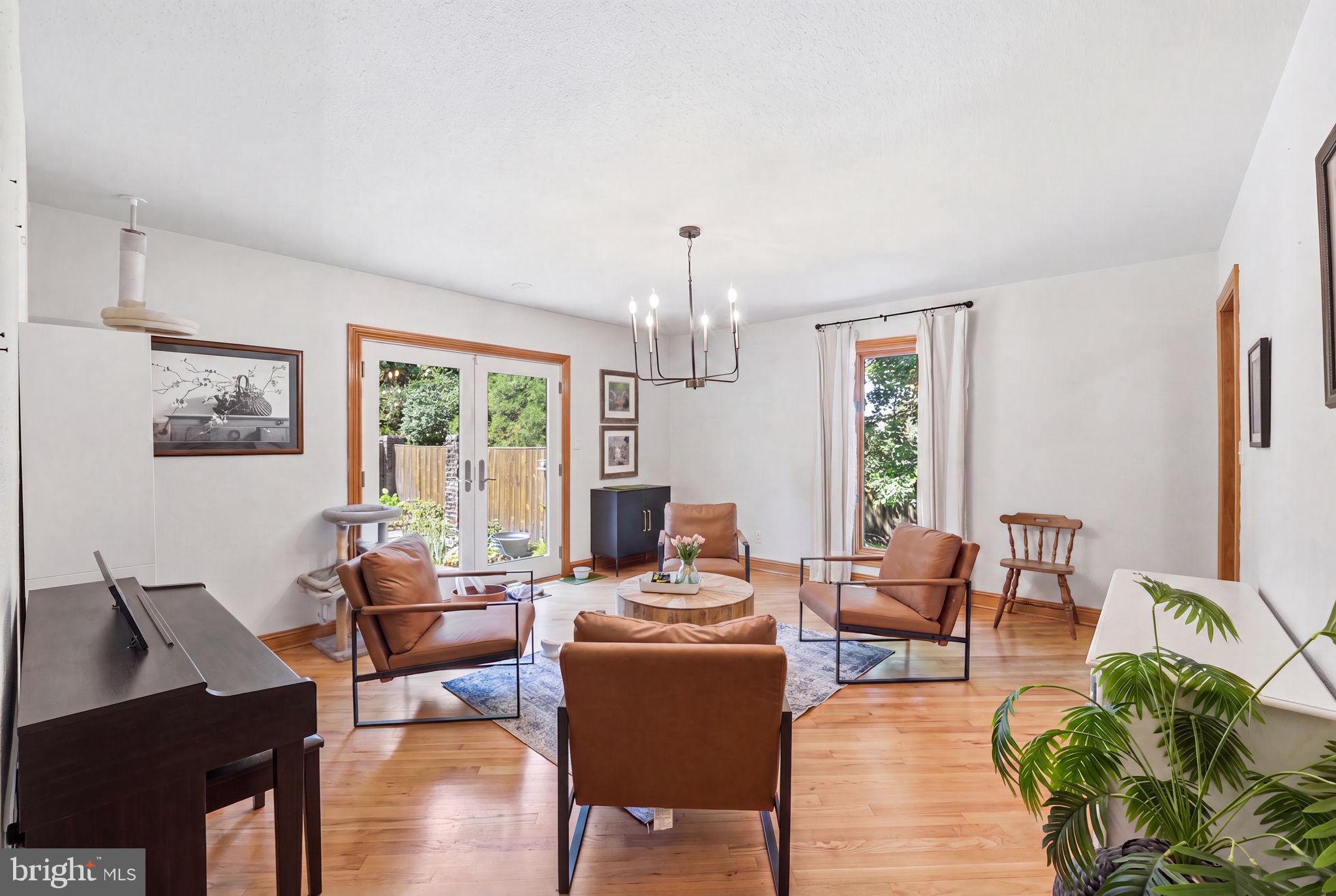 LAKE POTOMAC - Residential