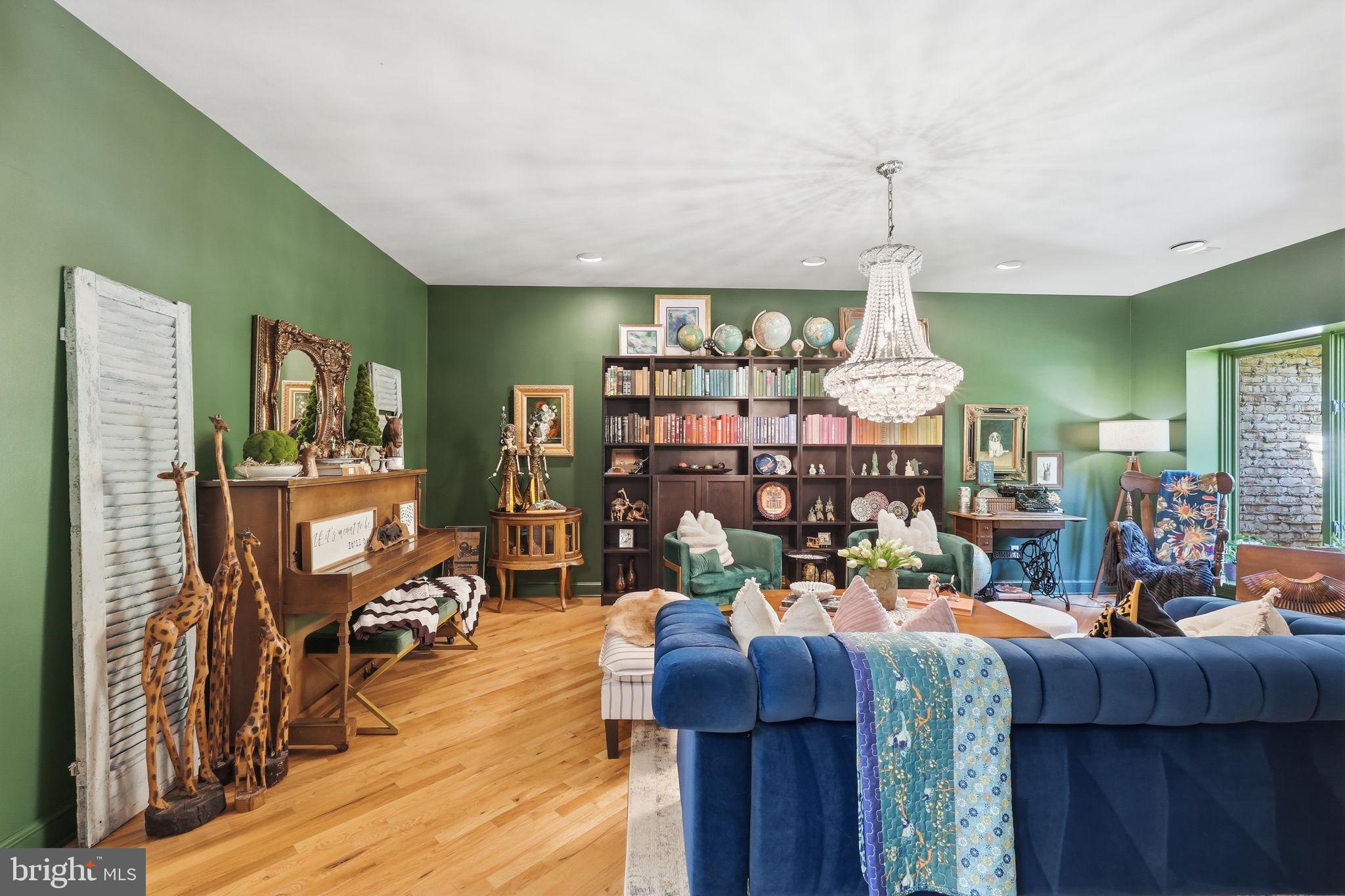 LAKE POTOMAC - Residential