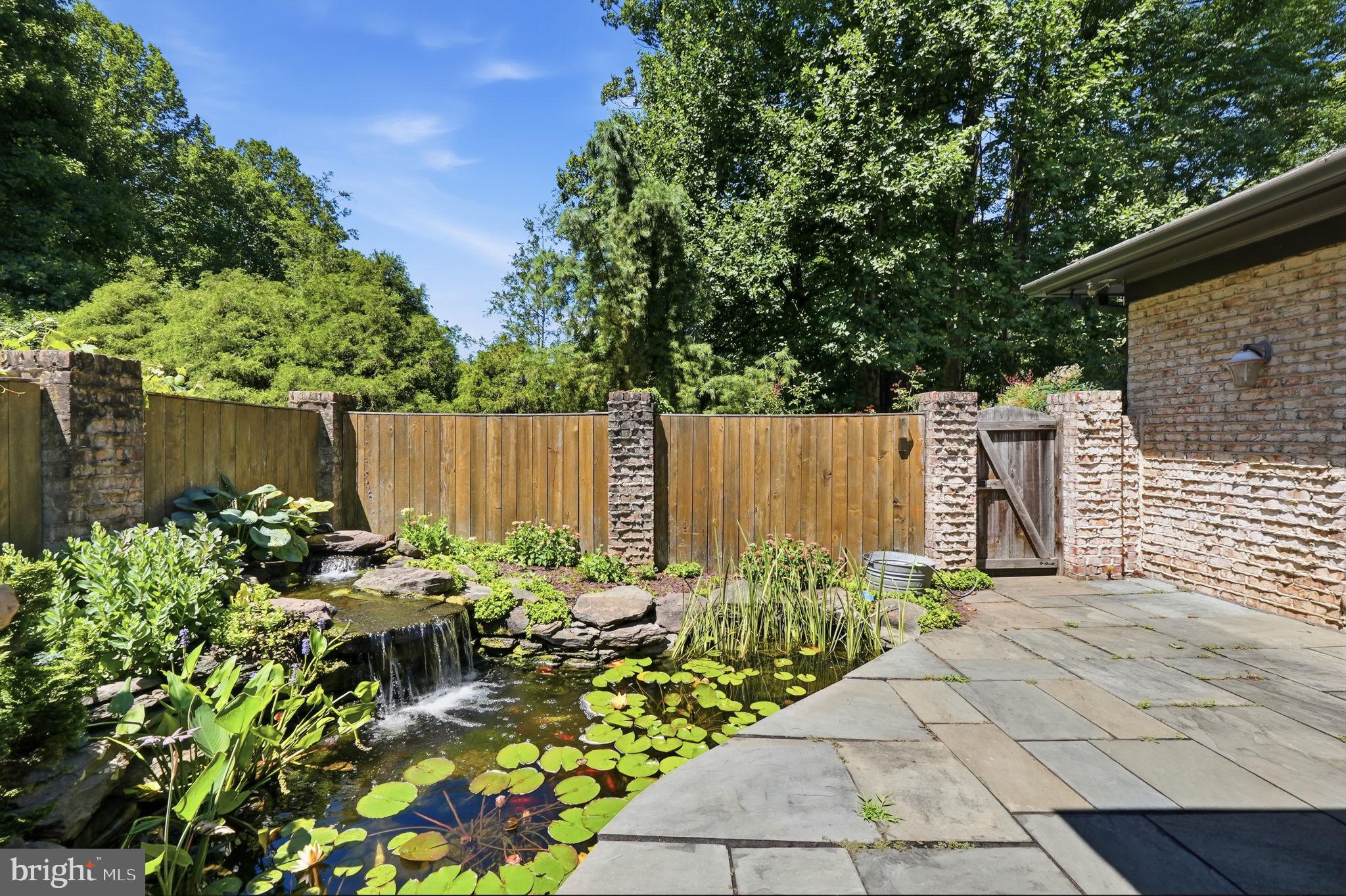 LAKE POTOMAC - Residential