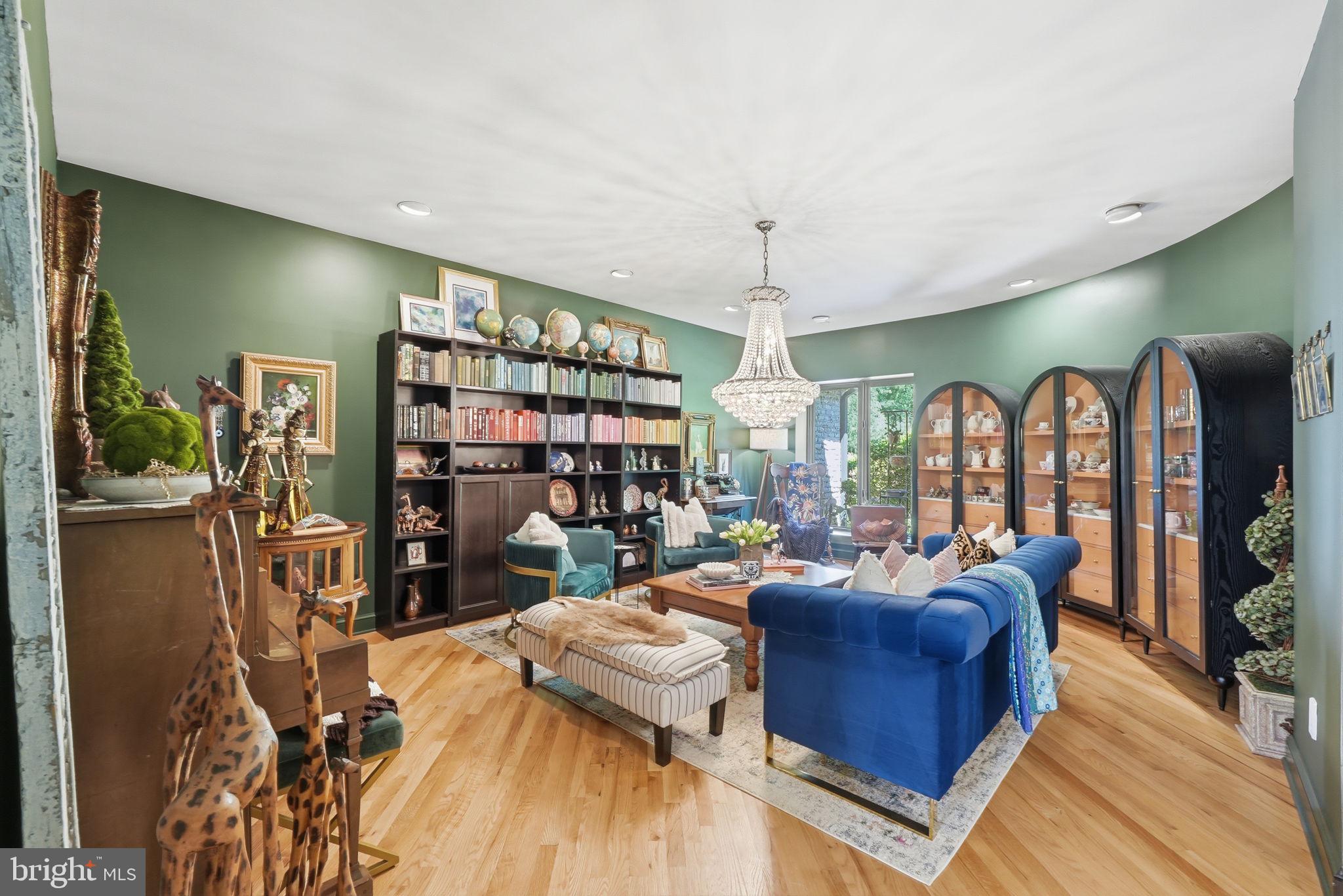 LAKE POTOMAC - Residential