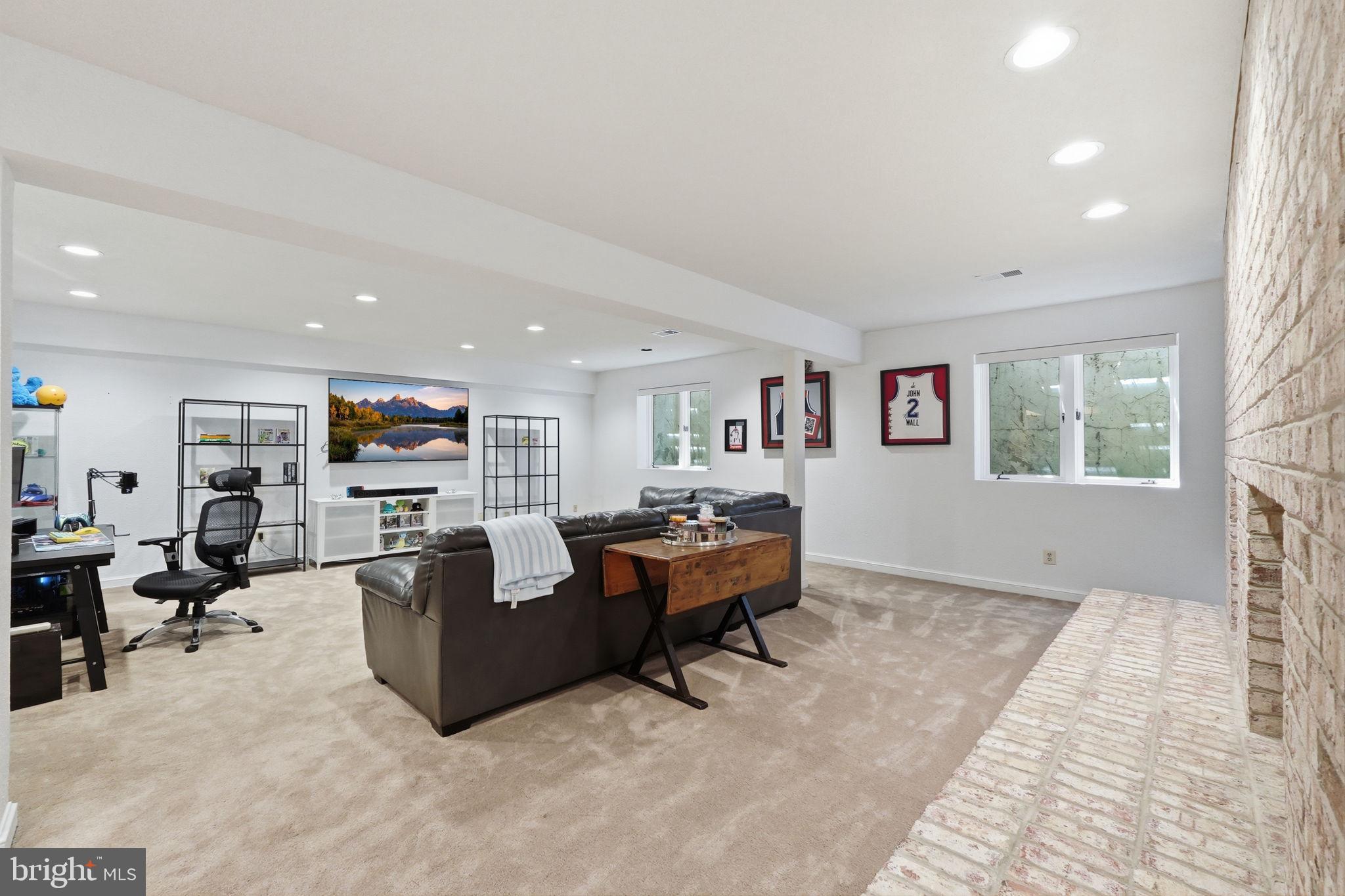 LAKE POTOMAC - Residential
