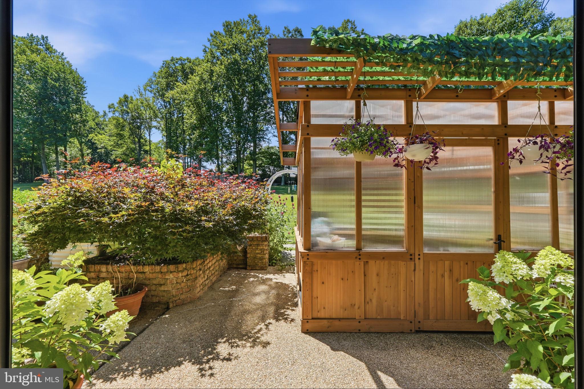 LAKE POTOMAC - Residential