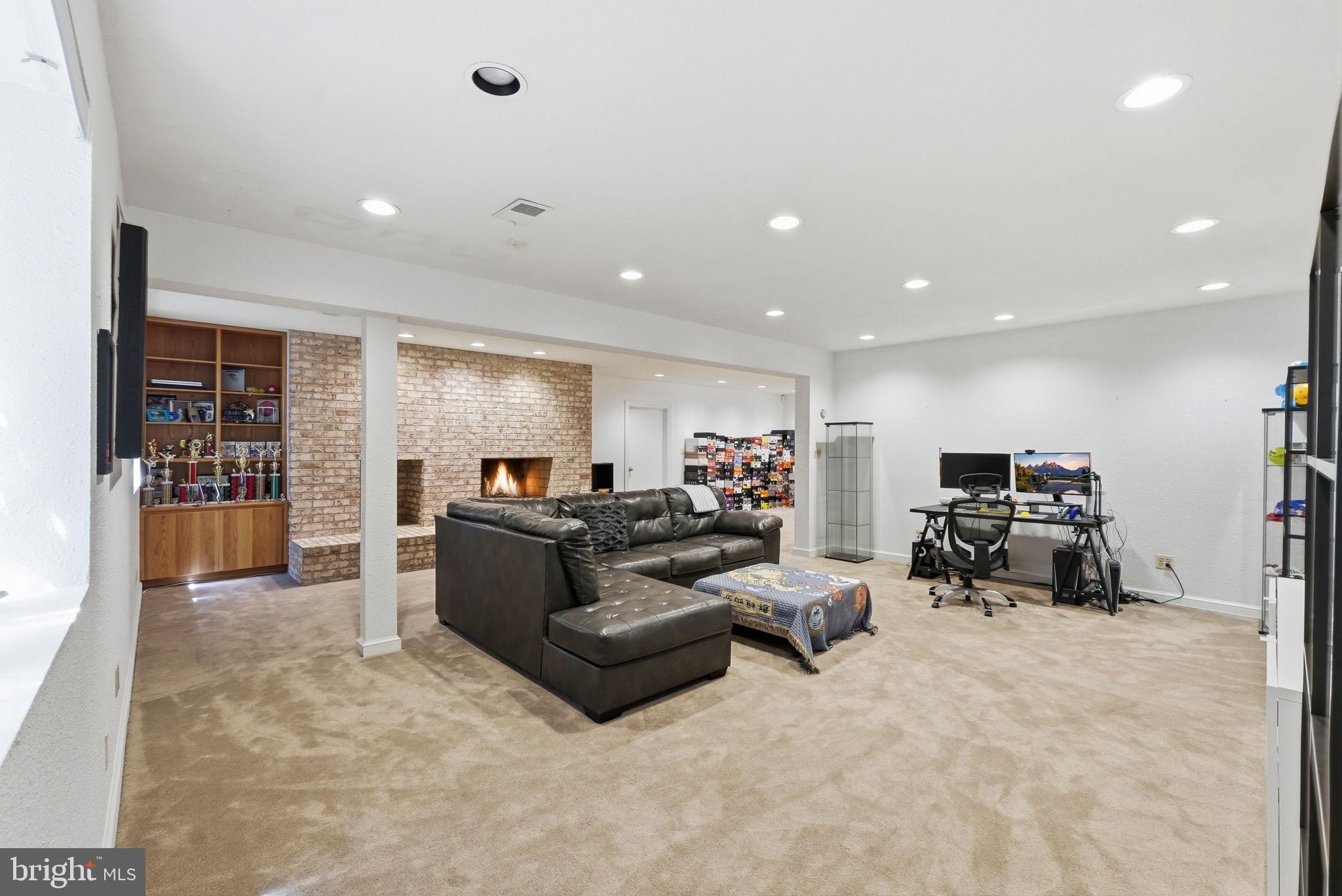 LAKE POTOMAC - Residential