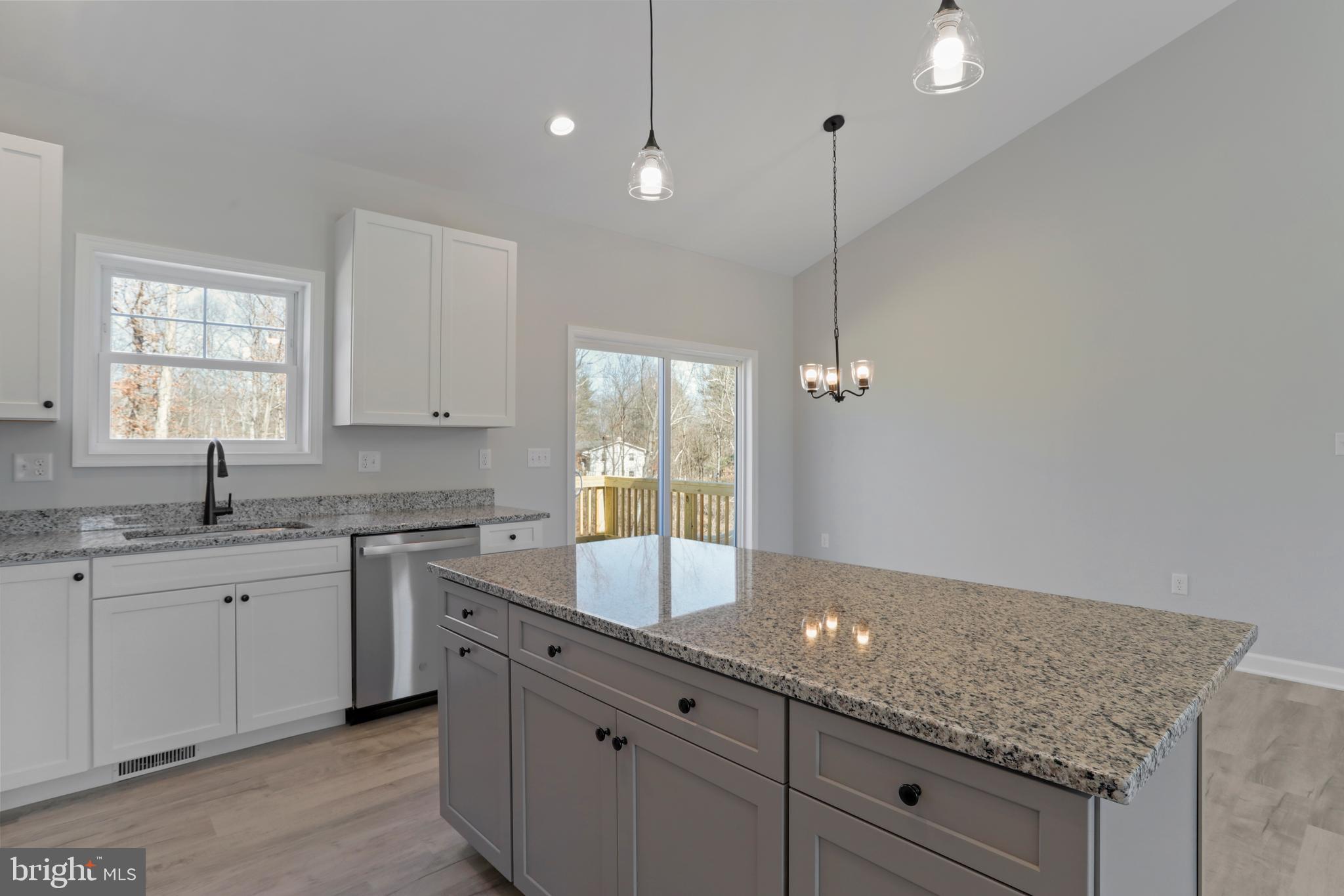 MIDDLE CREEK VISTAS - Residential