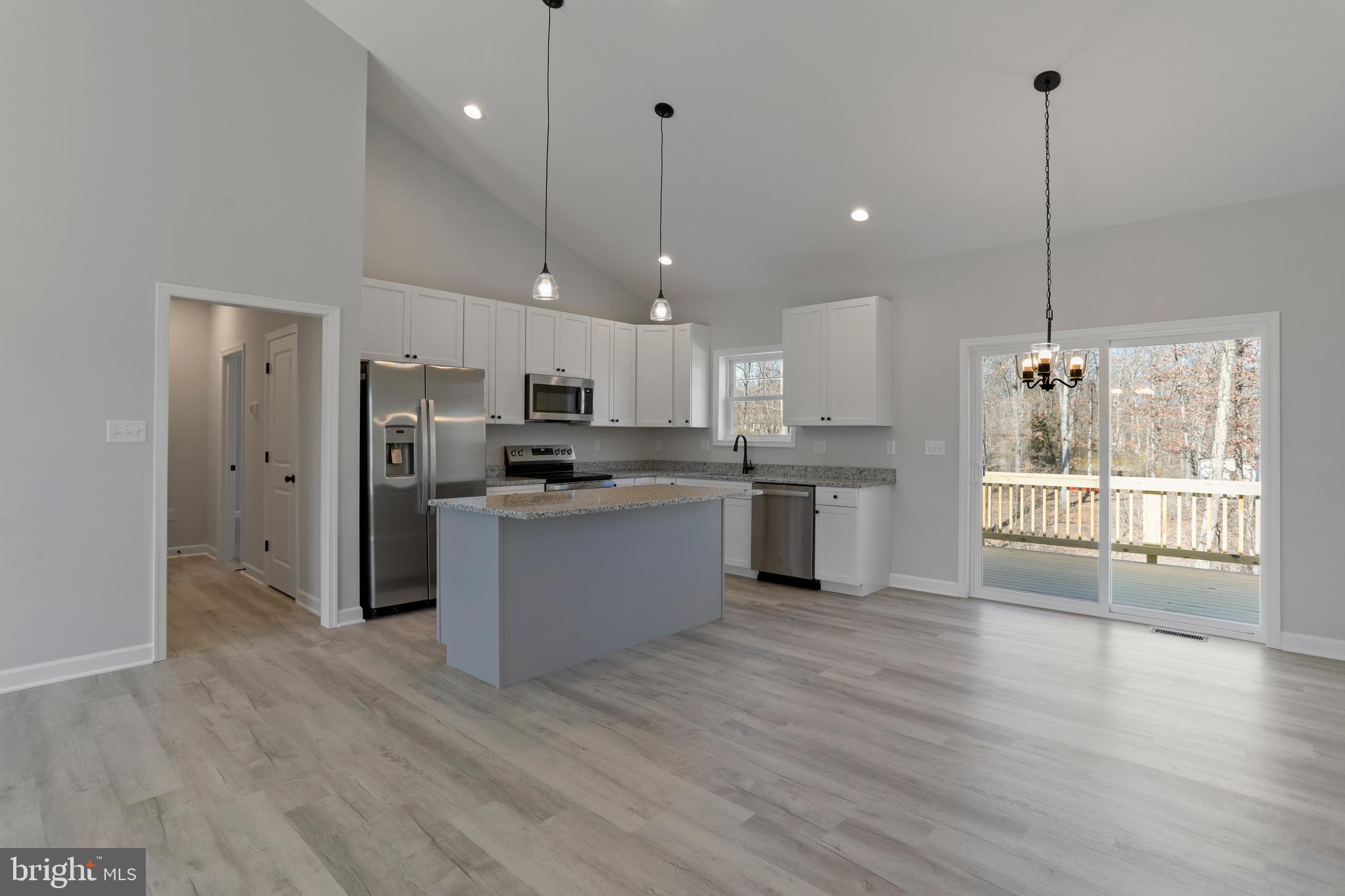 MIDDLE CREEK VISTAS - Residential