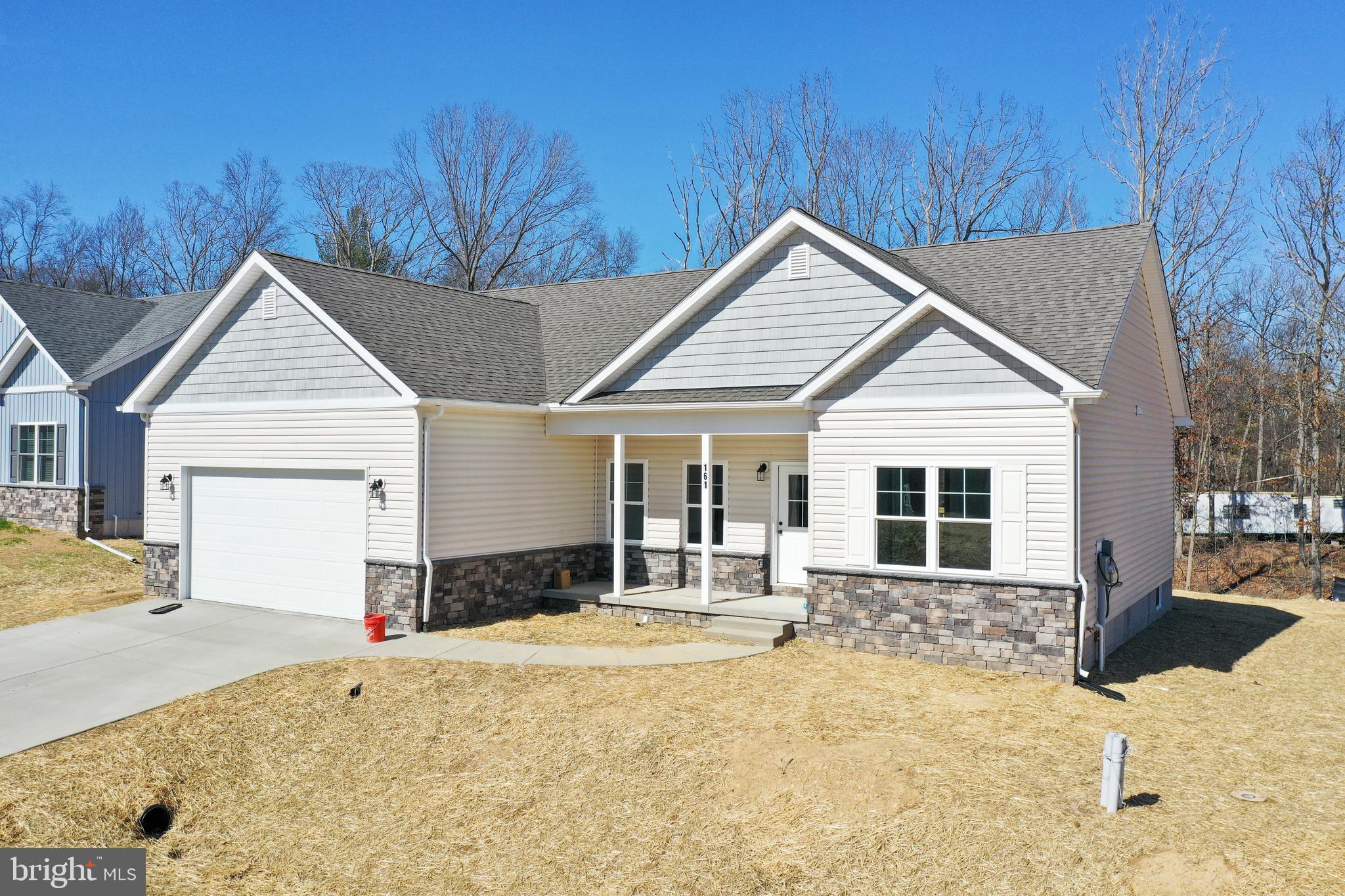MIDDLE CREEK VISTAS - Residential