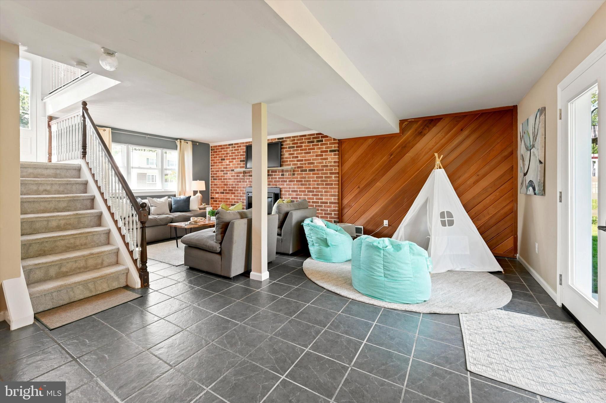 CHERRY TREE WOODS - Residential