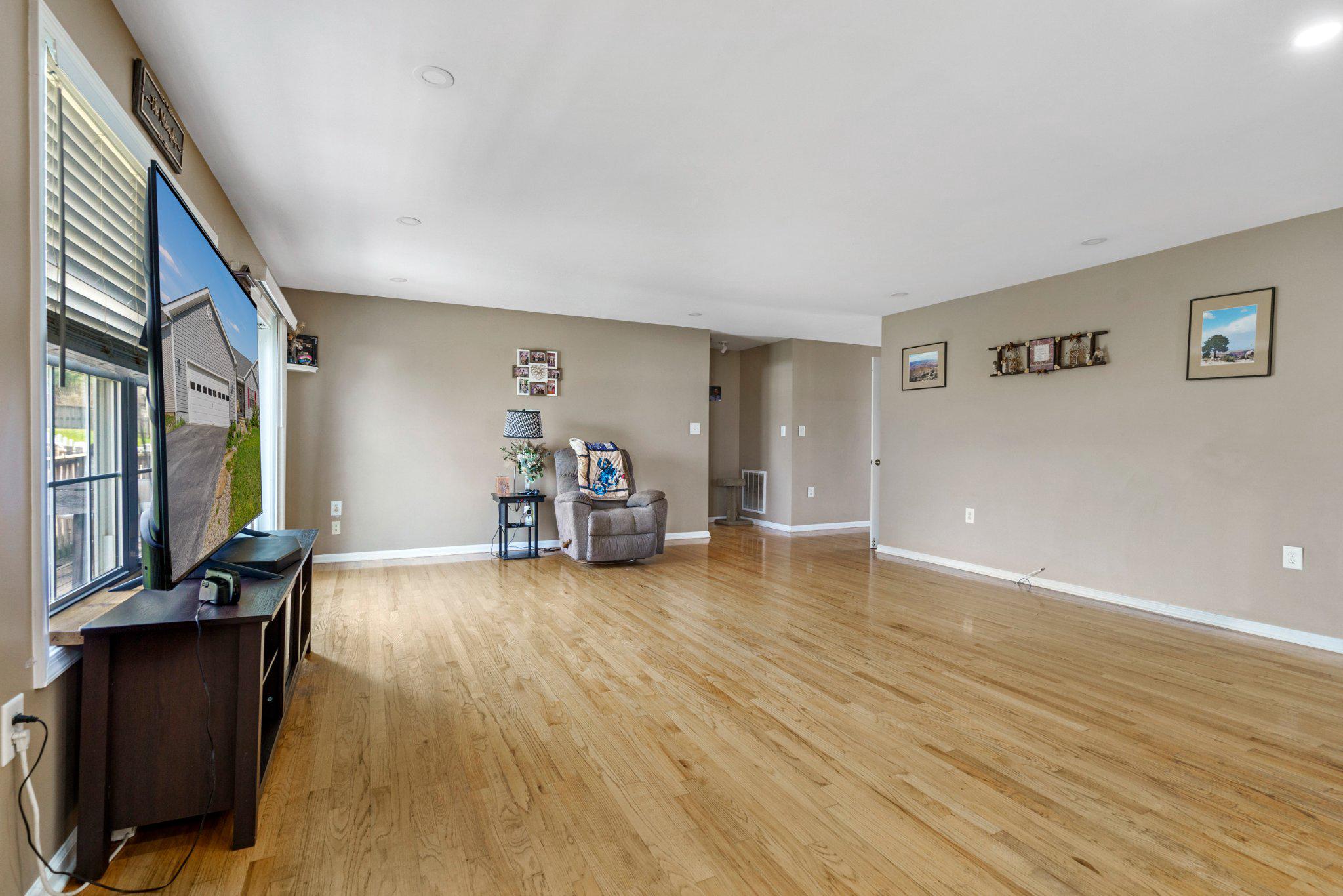 BRIAR RUN - Residential
