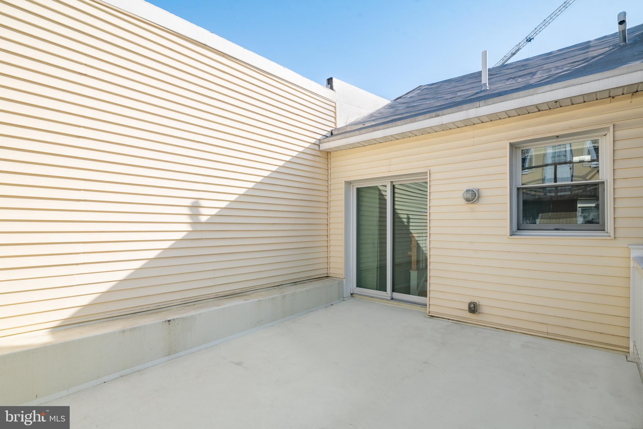 HAWTHORNE - Residential Lease