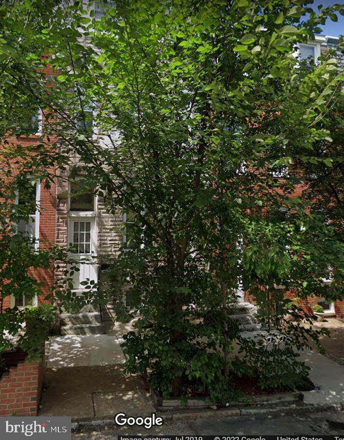 GREAT INVESTMENT OPPORTUNITY**SHOWINGS BY APPOINTMENT ONLY.  Property is licensed as 2 efficiency apartments; and 4 rooms.