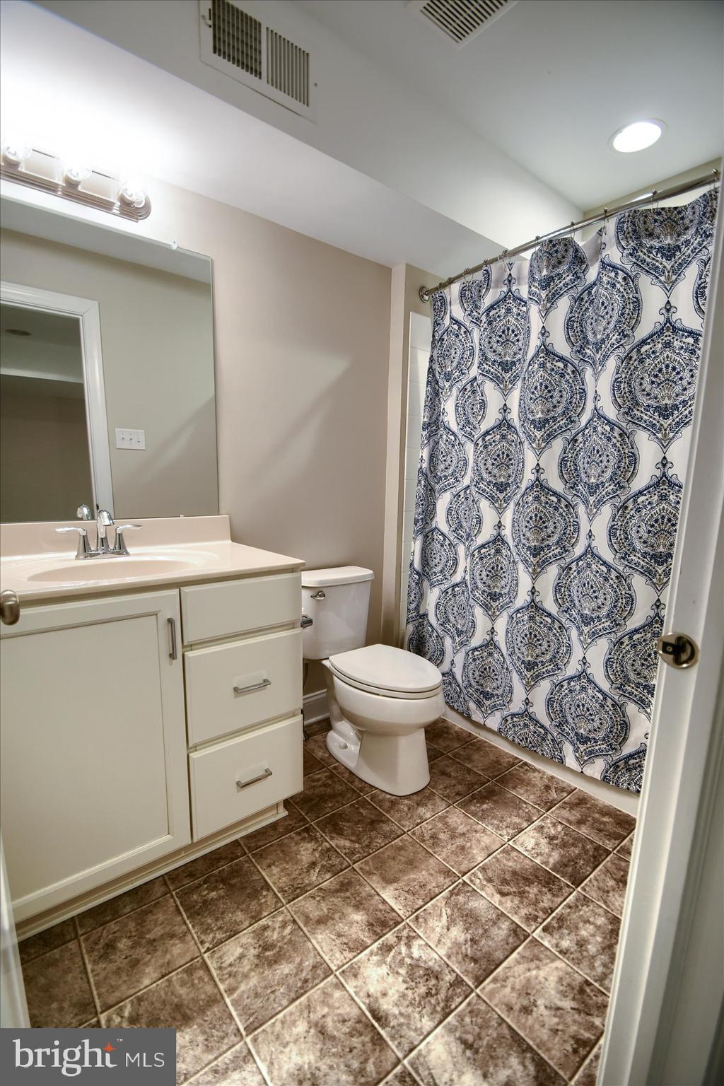 PENN SQ - Residential Lease