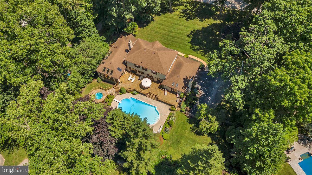 NEWTOWN SQ - Residential