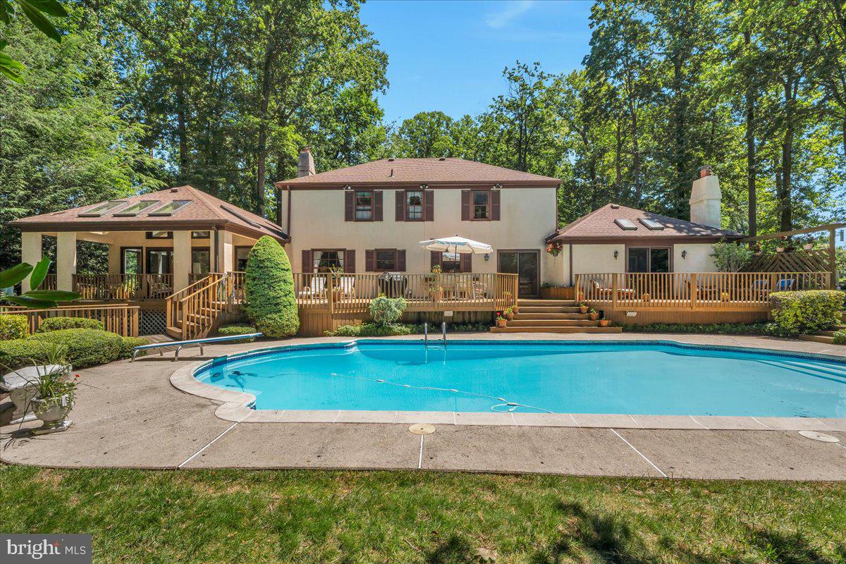 NEWTOWN SQ - Residential