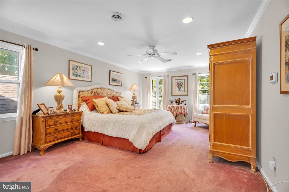 NEWTOWN SQ - Residential