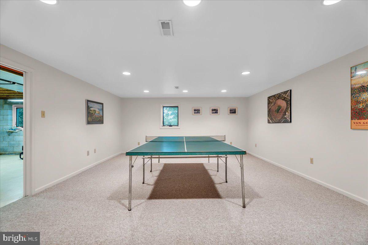 NEWTOWN SQ - Residential
