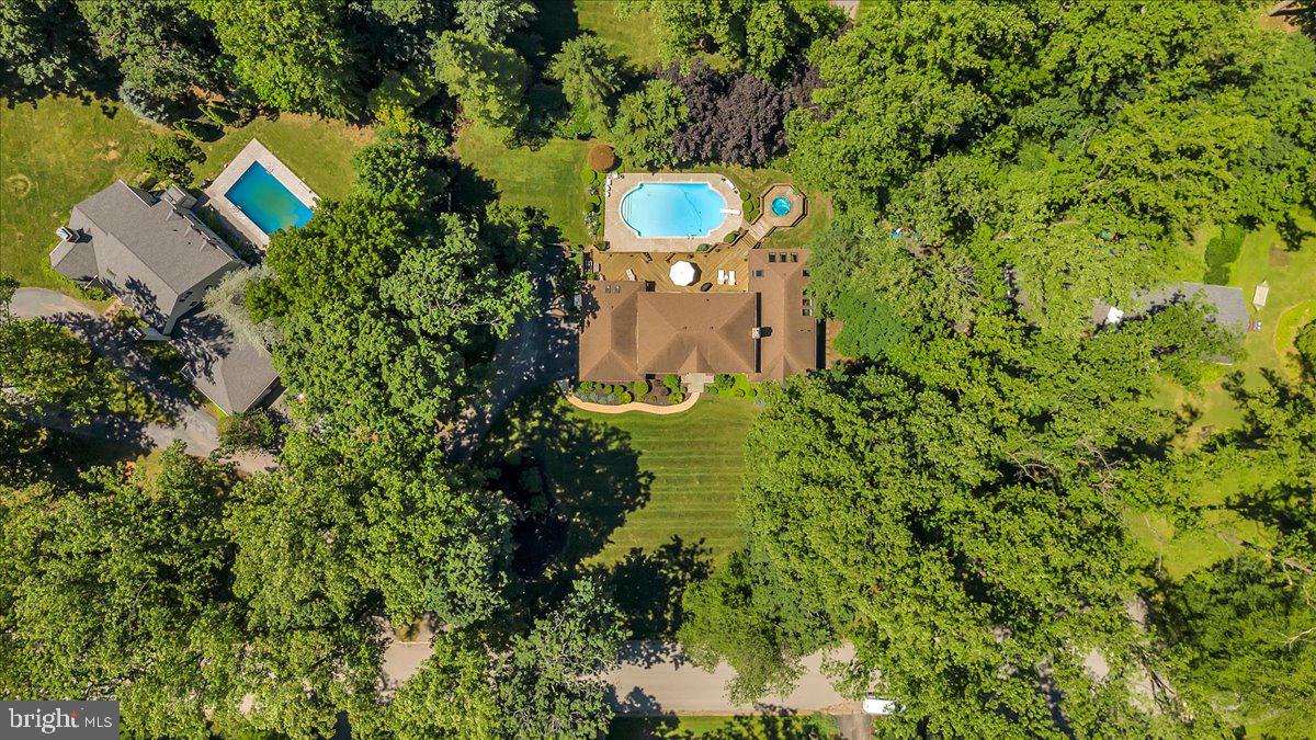 NEWTOWN SQ - Residential