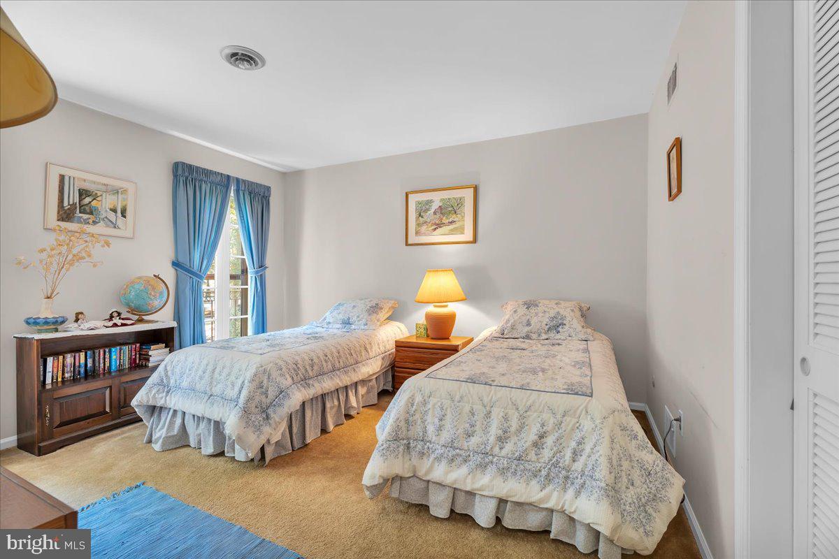 NEWTOWN SQ - Residential