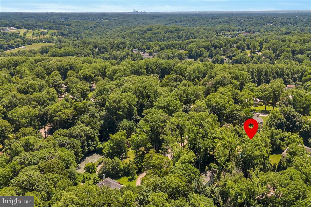 NEWTOWN SQ - Residential