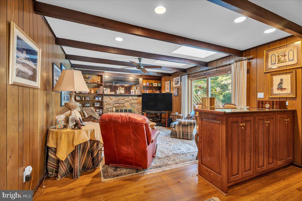 NEWTOWN SQ - Residential