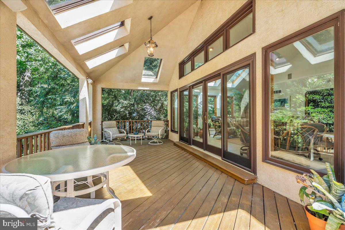 NEWTOWN SQ - Residential