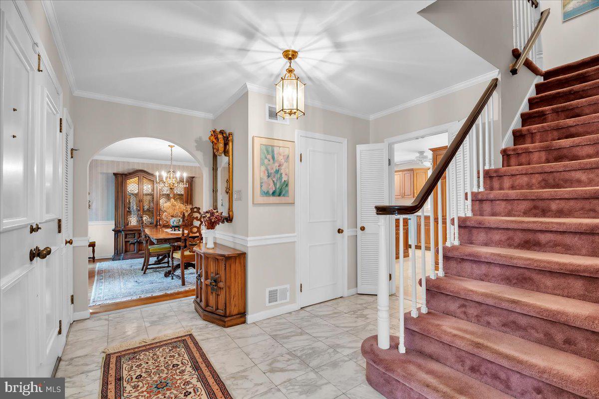 NEWTOWN SQ - Residential