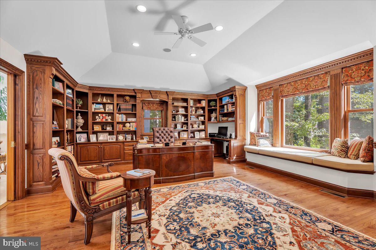 NEWTOWN SQ - Residential